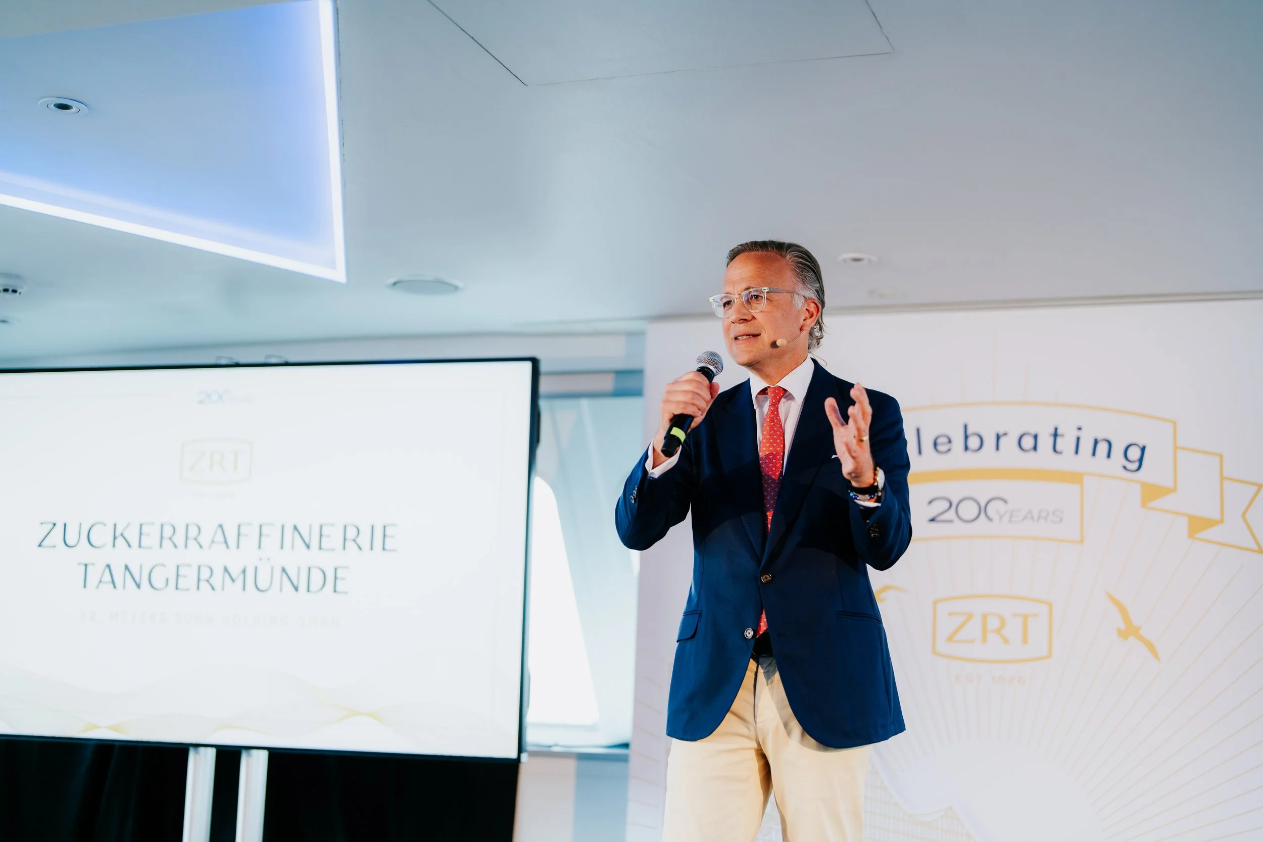 ZERTUS200_Day-2-RobinSchmiedebachPhoto-0102.jpg