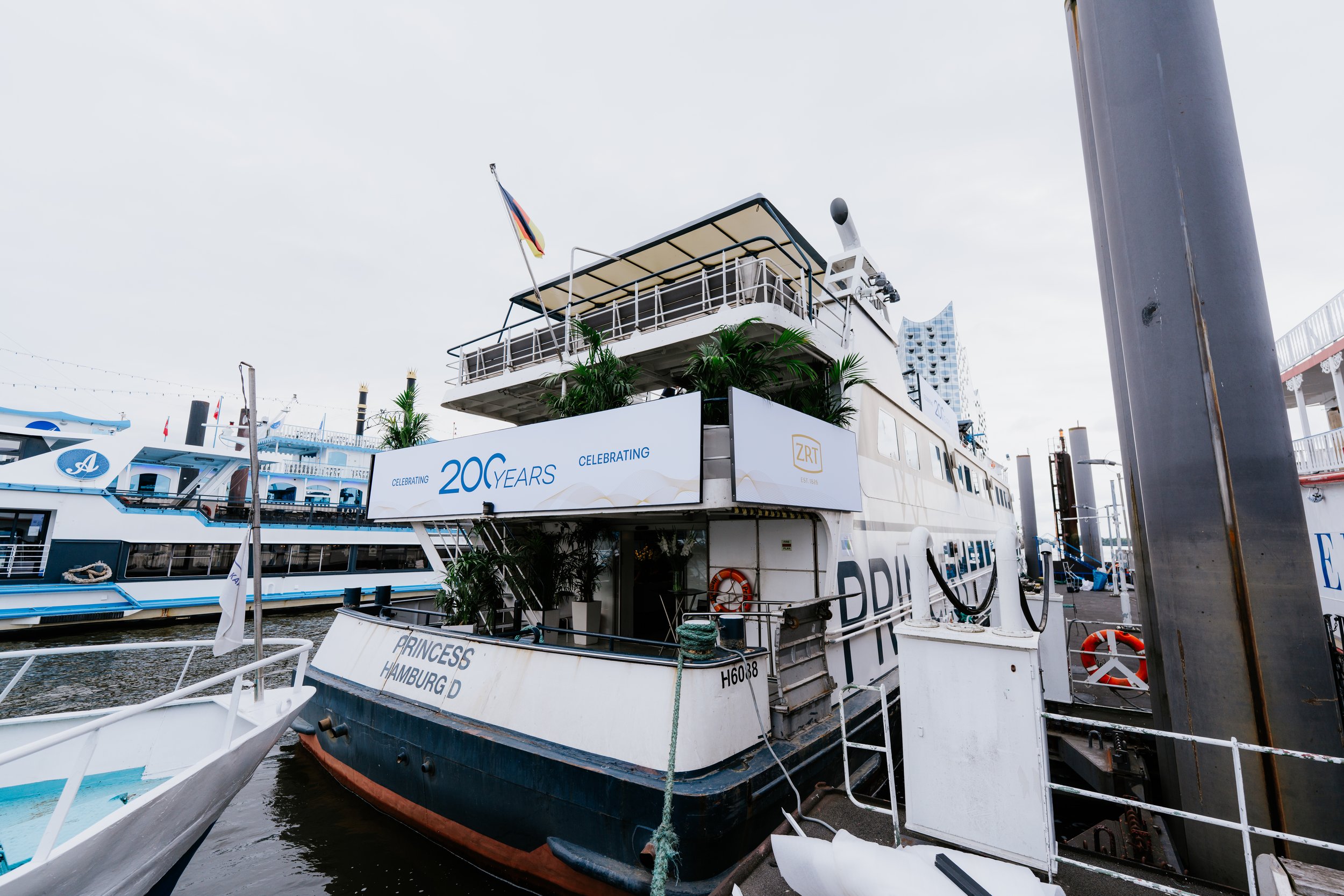 ZERTUS200_Day-2-RobinSchmiedebachPhoto-0016.jpg
