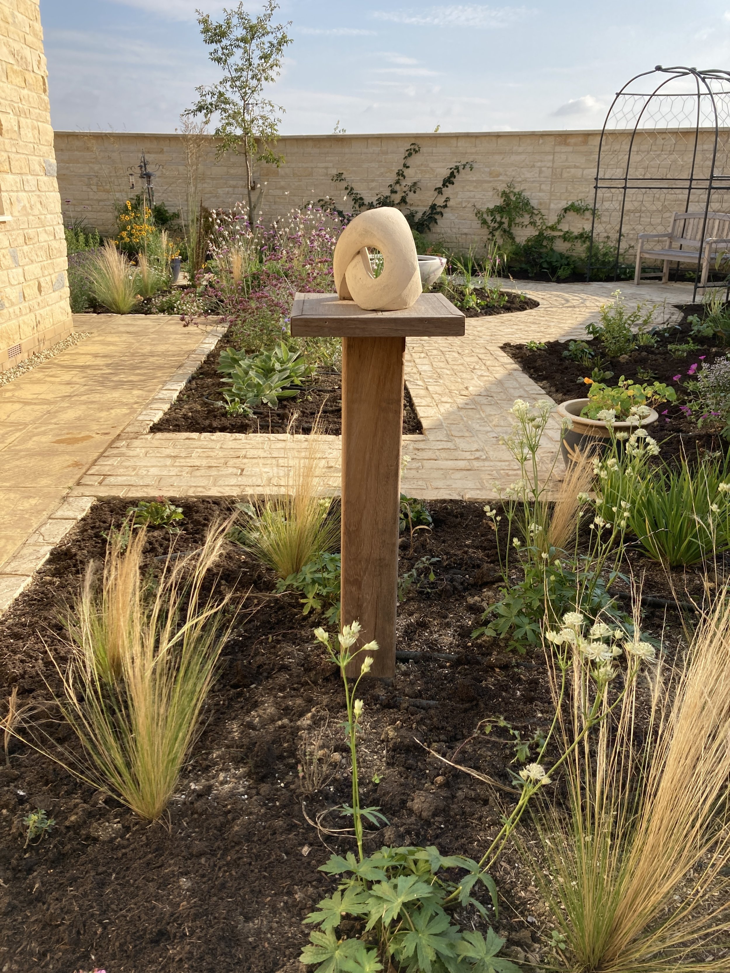 Burford sculpture .JPG