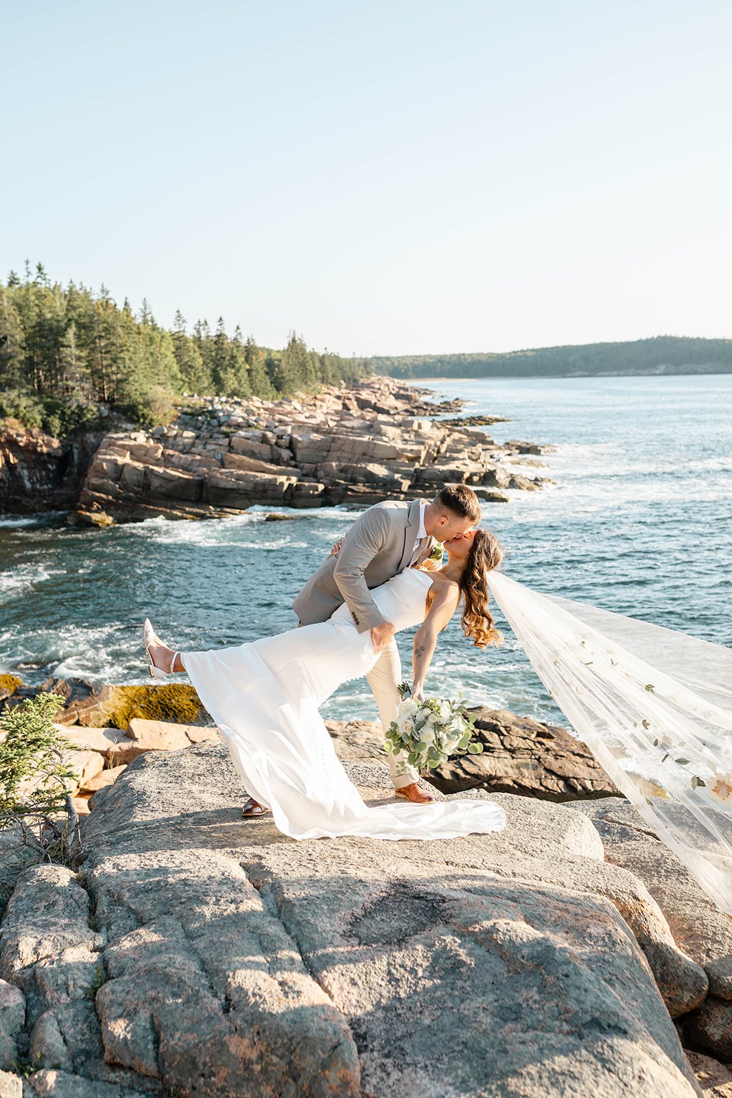 dreamy sunrise maine elopement on the cliffs