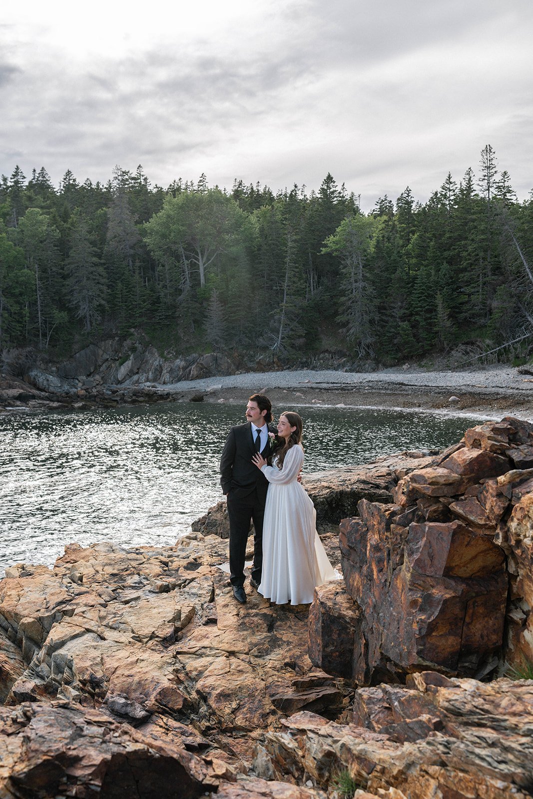 coastal elopement ceremony at little hunter's beach