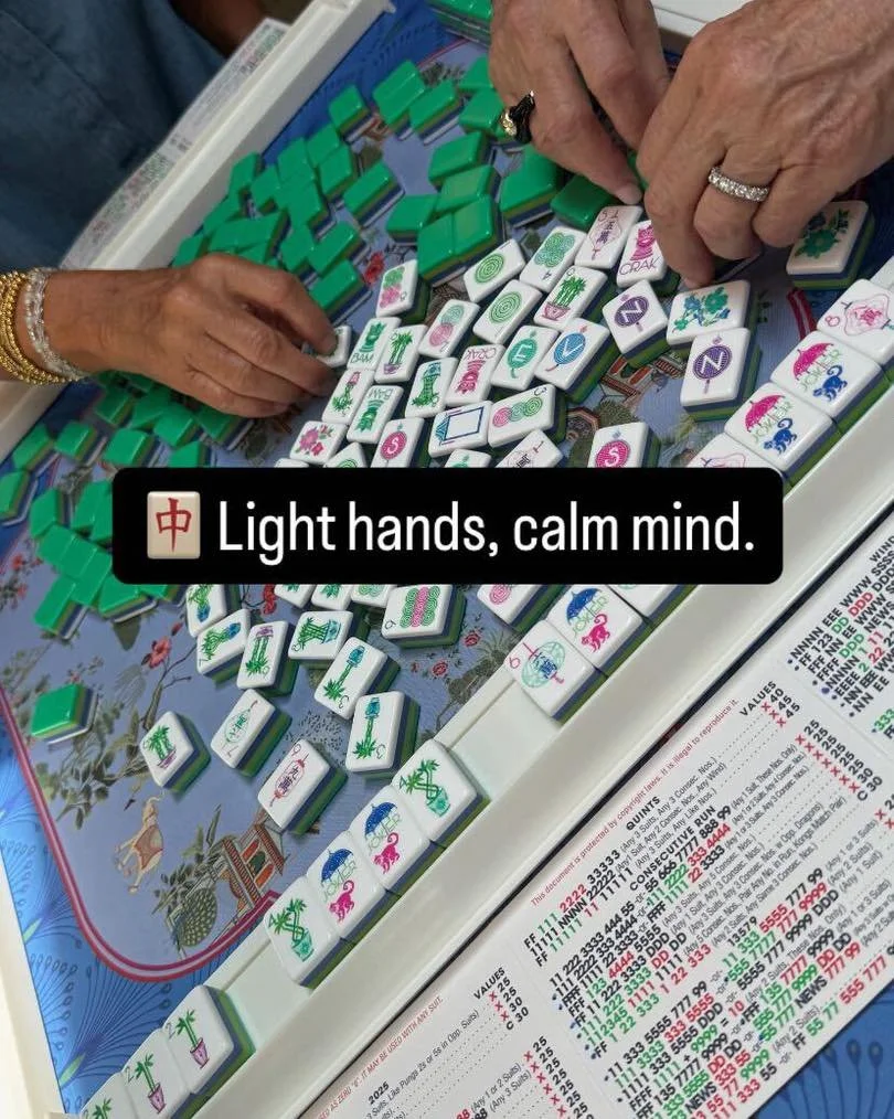 As someone who teaches Mahjong for a living, I&rsquo;ve seen every kind of tile-grip - from &ldquo;death-clutch&rdquo; to &ldquo;butterfingers.&rdquo; 😅

Here&rsquo;s the sweet spot:

🀄 Hold tiles lightly between your thumb and fingers.

🀄 Angle t