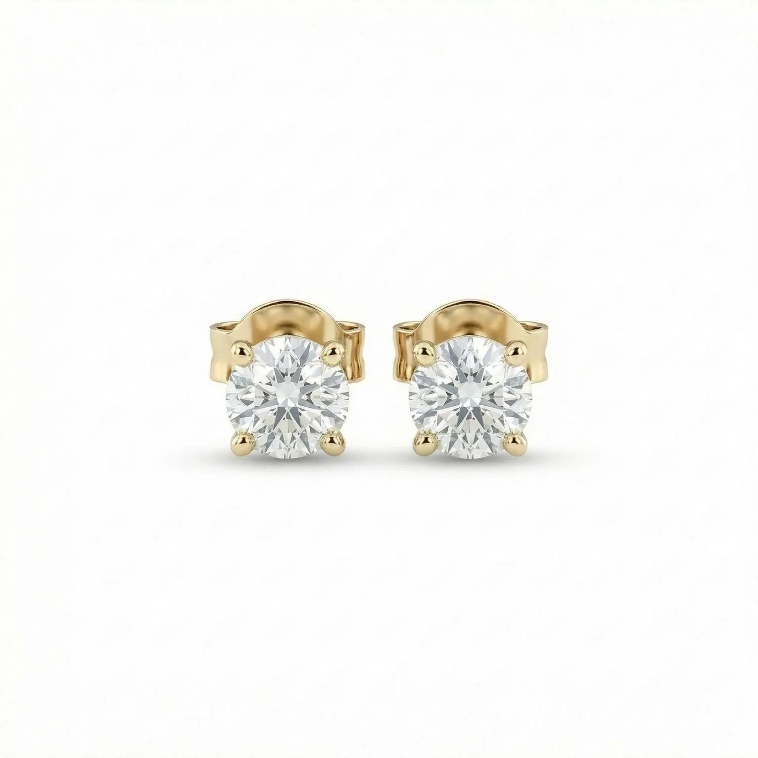 Round Diamond Stud Earrings