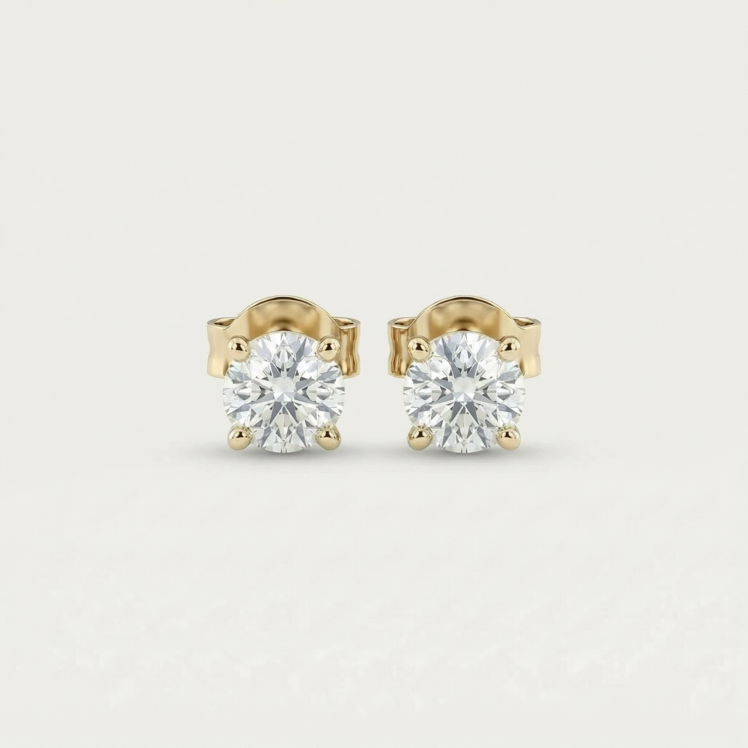 Round Diamond Stud Earrings