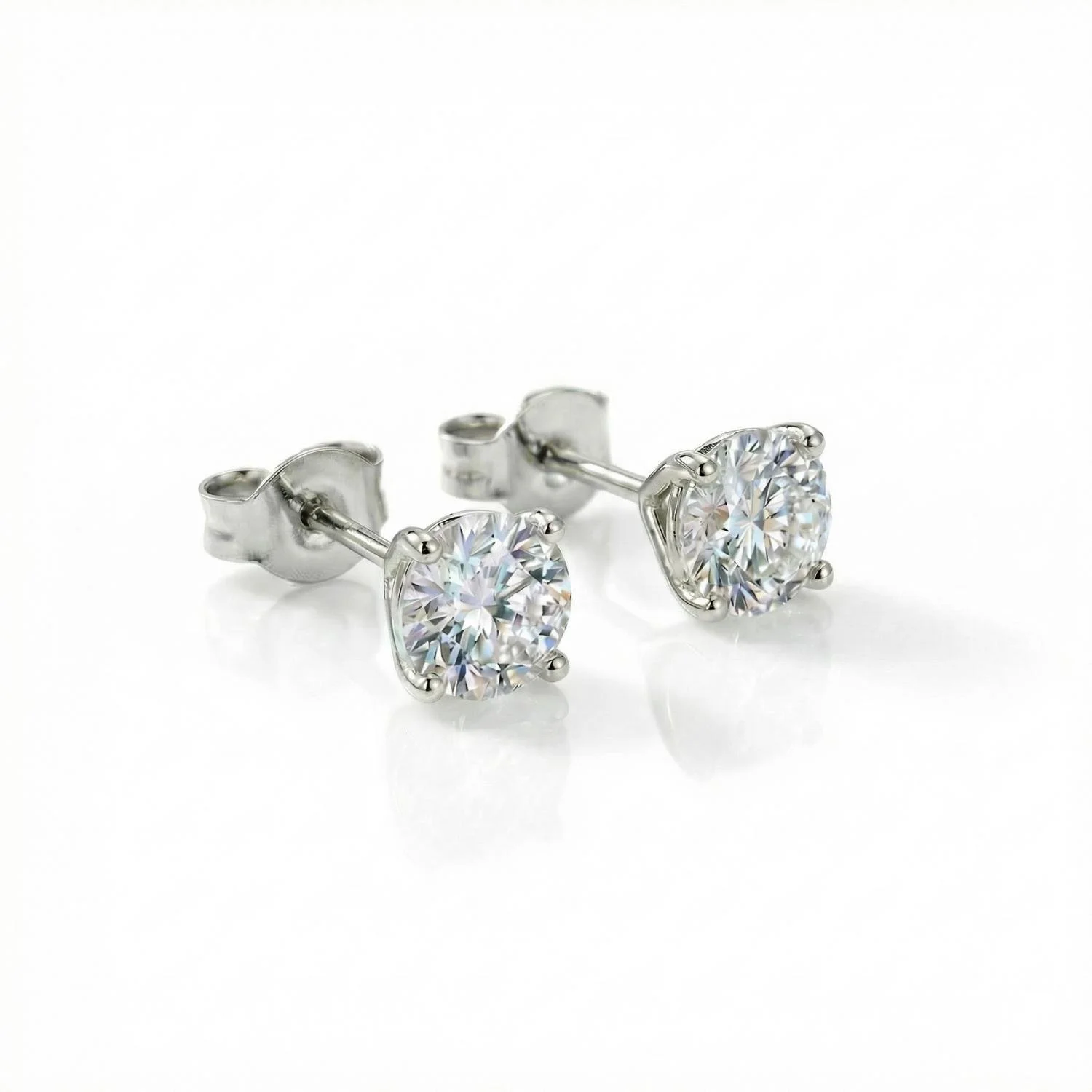 Round Diamond Stud Earrings