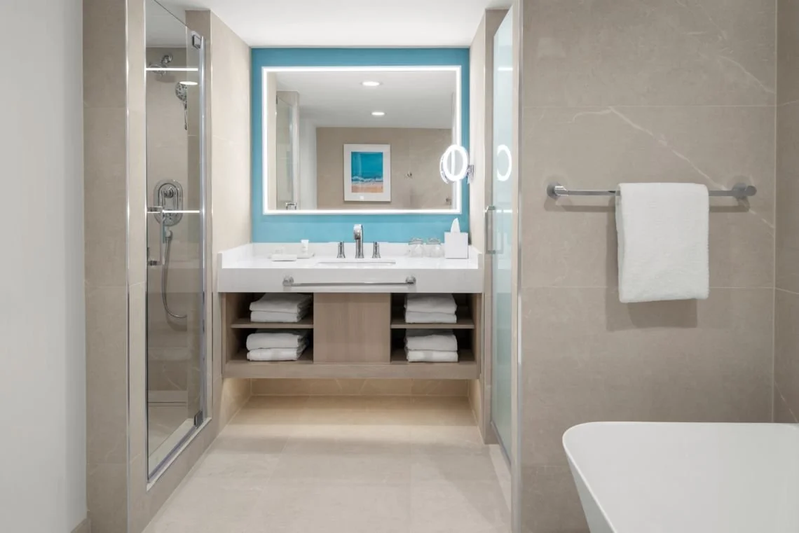 Ocean Suite_Bath.jpg