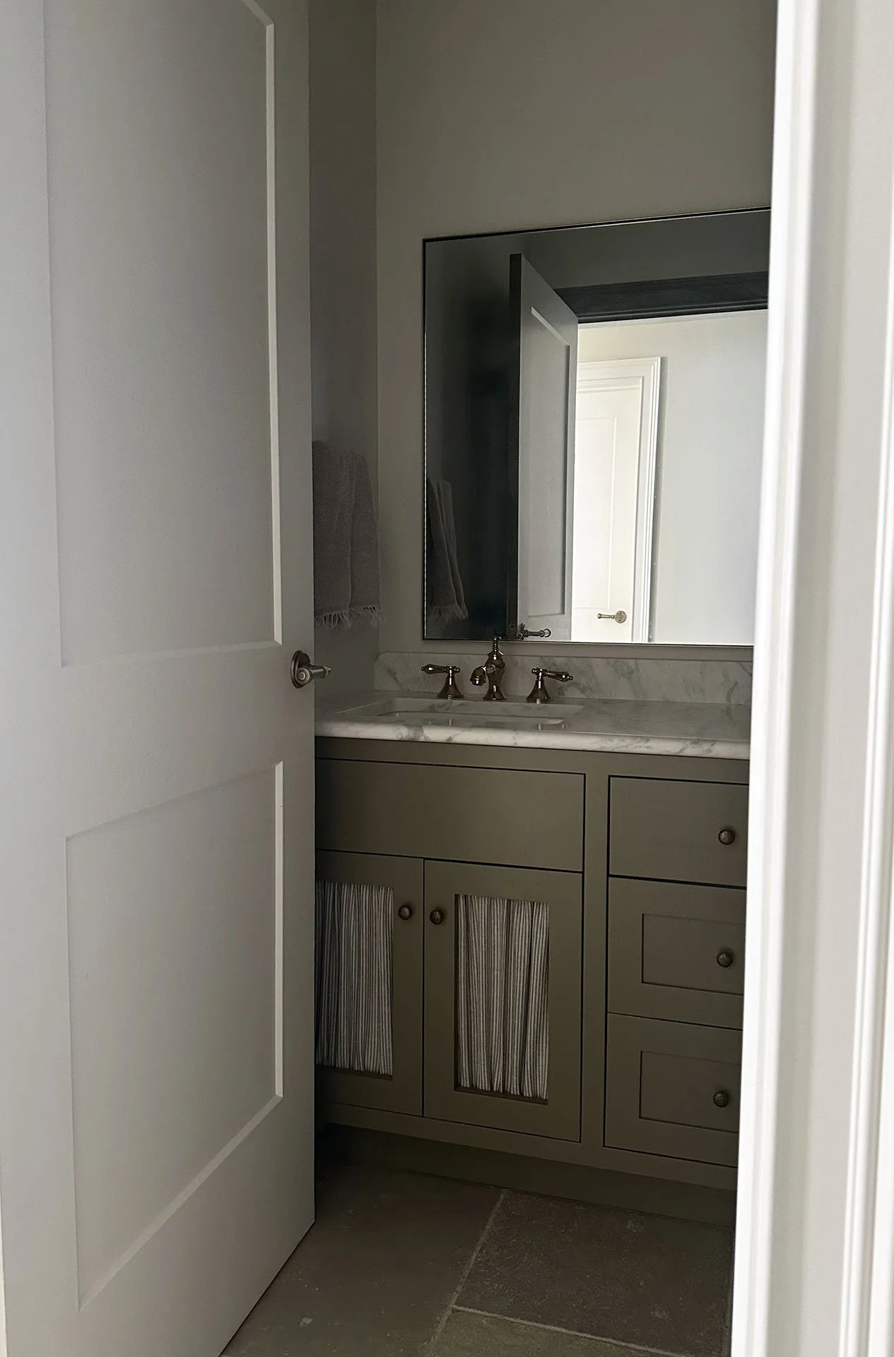 Island Home_guestbath-1.jpg