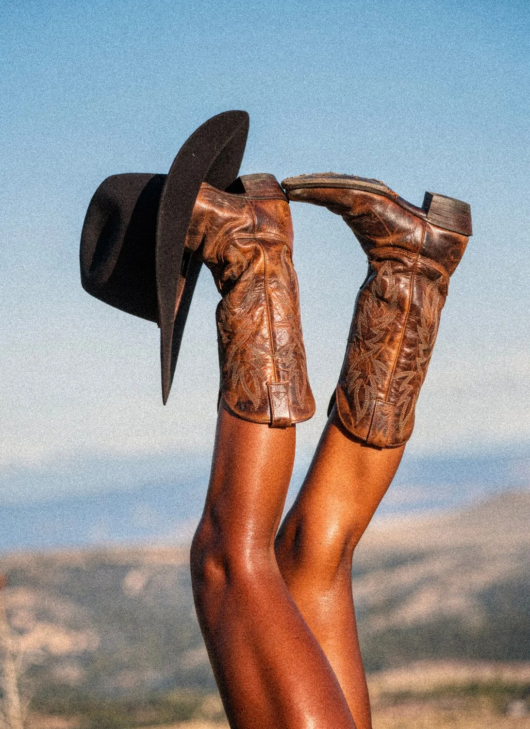 Boots up