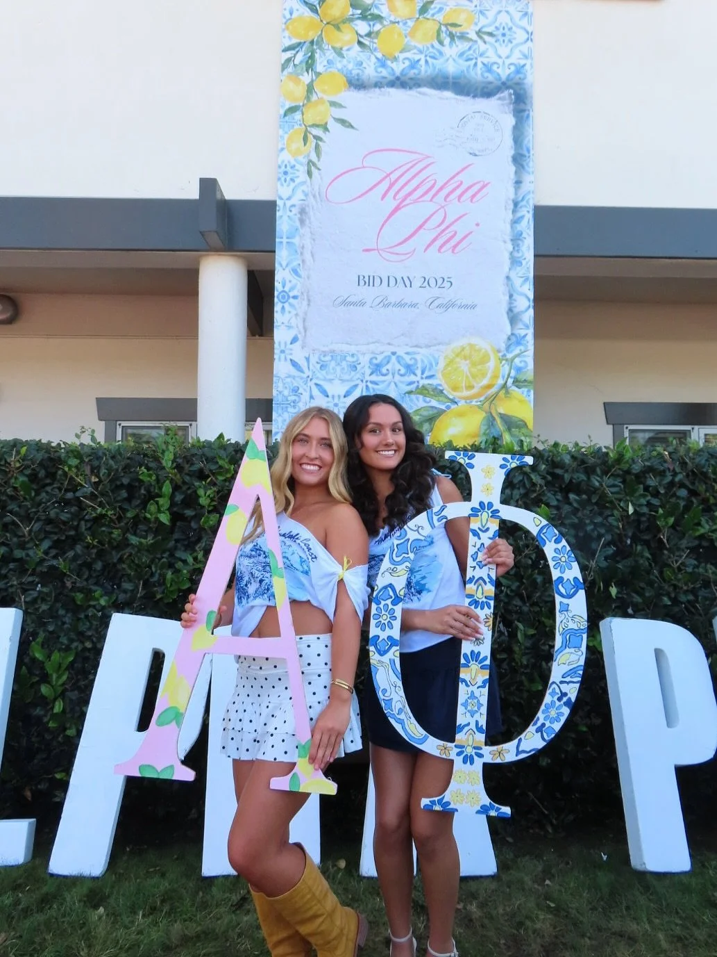 Bid Day on the Amal-phi Coast! 🍋💙
Thank you to our NME @laurenpenep for planning the dreamiest Italian getaway and the @upsilonnupes for celebrating with us! We wrapped up the celebration at the venue with @ellas.cocktails for mocktails and @luccap