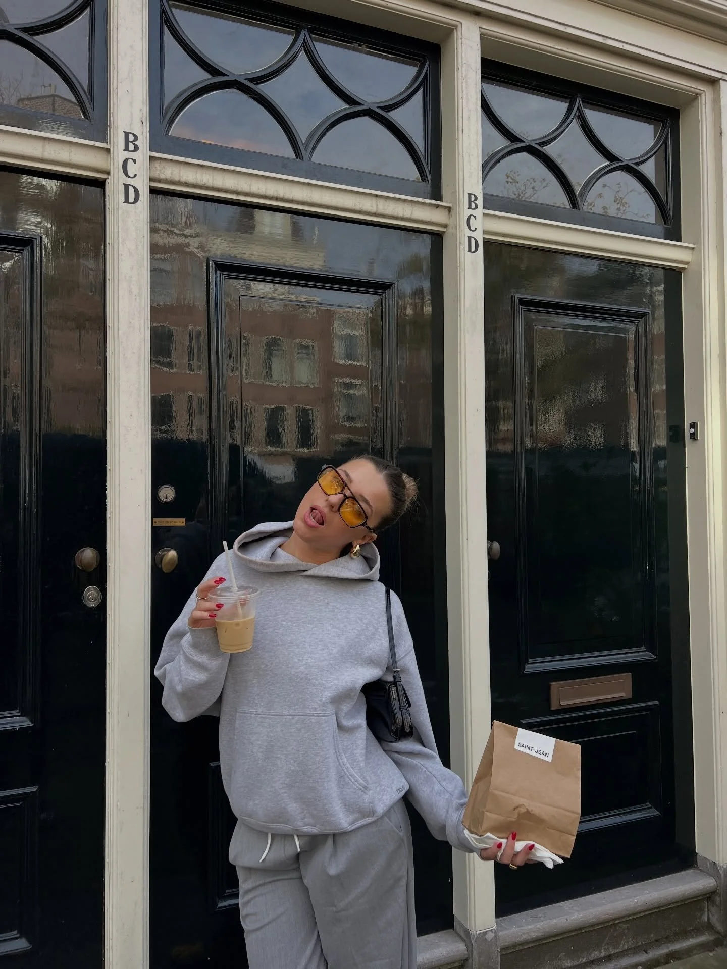 A sneak peek into @mics.heyes camera roll 📸🤍😇

&ldquo;Hi everyone! I&rsquo;m Mica and I&rsquo;m a fourth-year Communication and Applied Psychology student from San Diego, CA. As I wrap up my senior year, I&rsquo;ve been especially grateful for eve