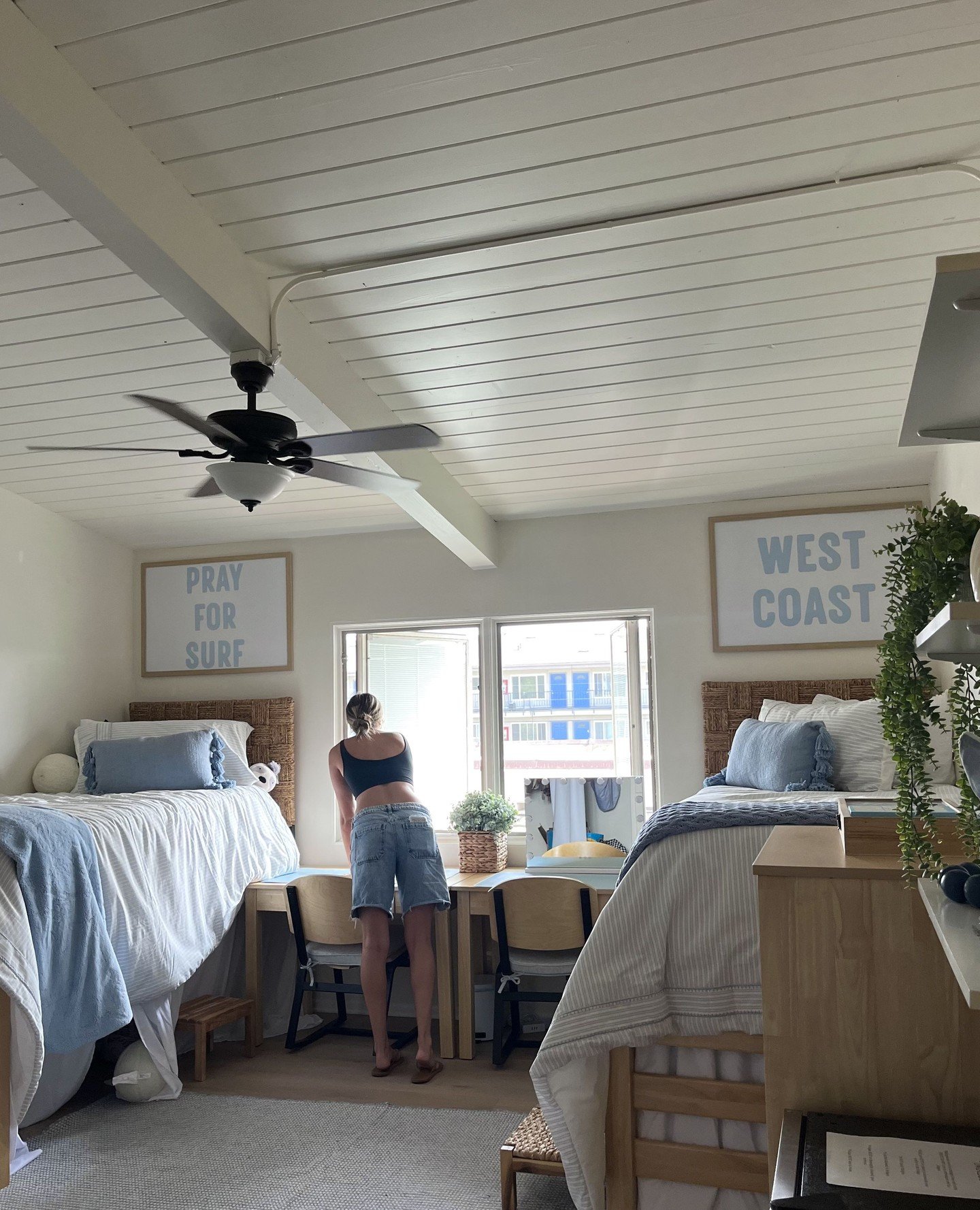 Home sweet home🫂🤍 Welcome back everyone!⁠
⁠
⁠
⁠
⁠
#ucsb #alphaphi #santabarbara