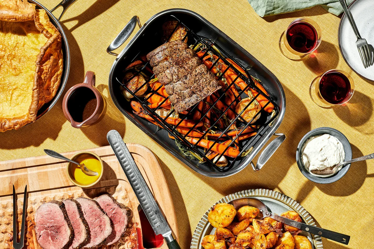 HexClad_SmallRoaster_CWRT15_BritishSundayRoastBeef_073124_KF_04_cff0640e-b765-457f-8036-c51b4577bfcb_1280x.jpg.webp