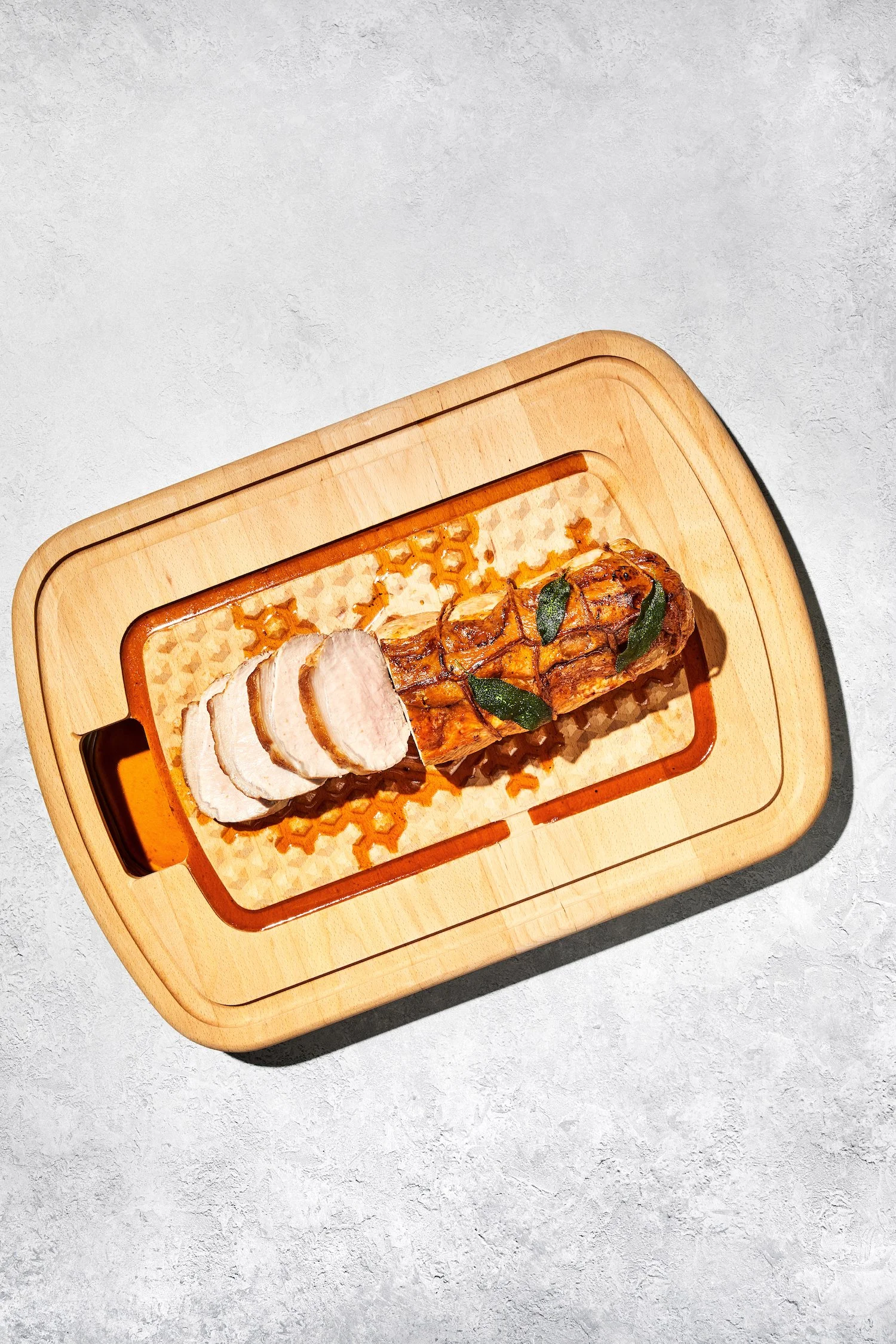 HexClad_HybridCuttingBoard_PorkRoast_05-29-24_KF_04.jpg