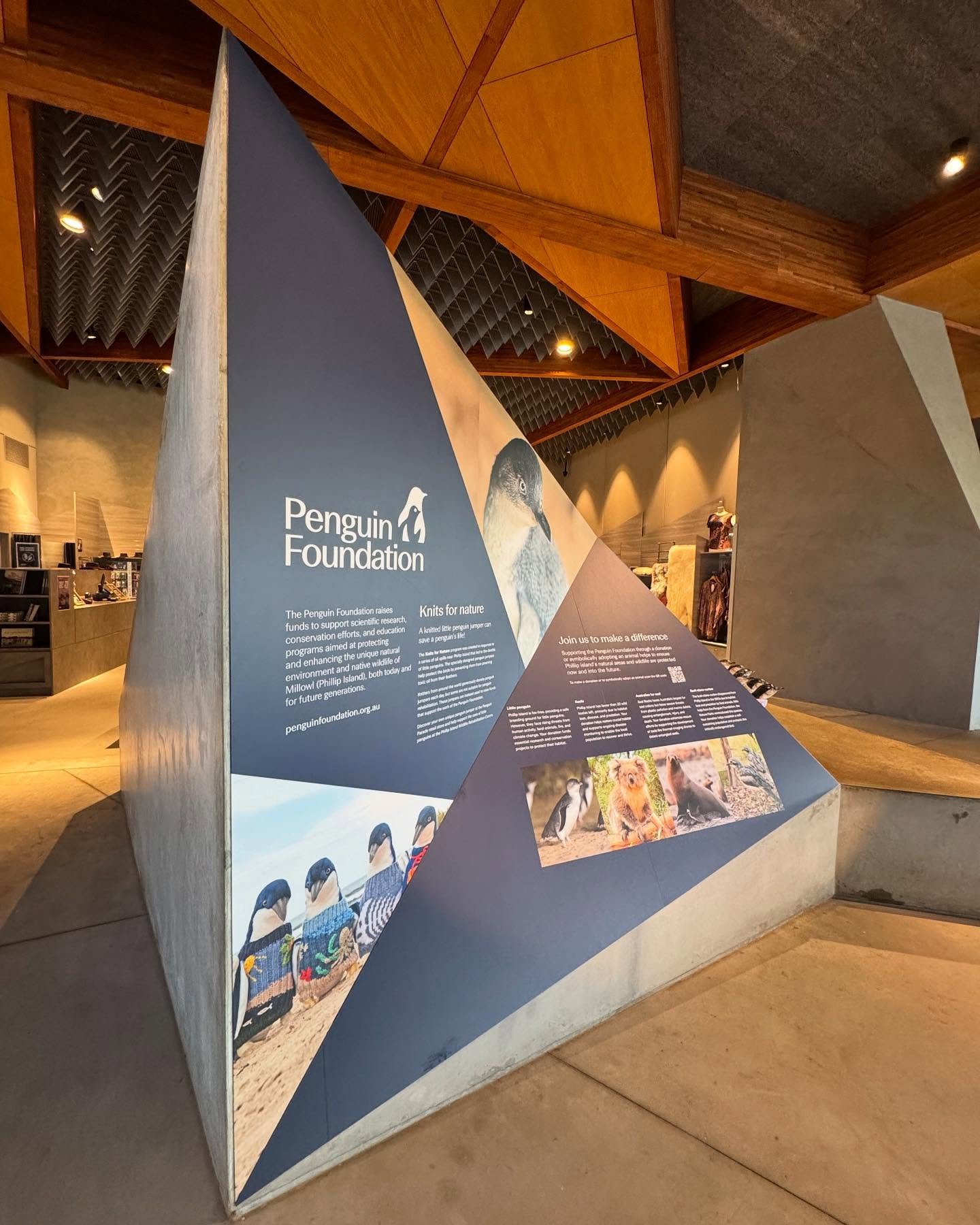Lots of angles on this one! 

#archisign 
#signs 
#phillipisland 
#natureparks 
#penguin