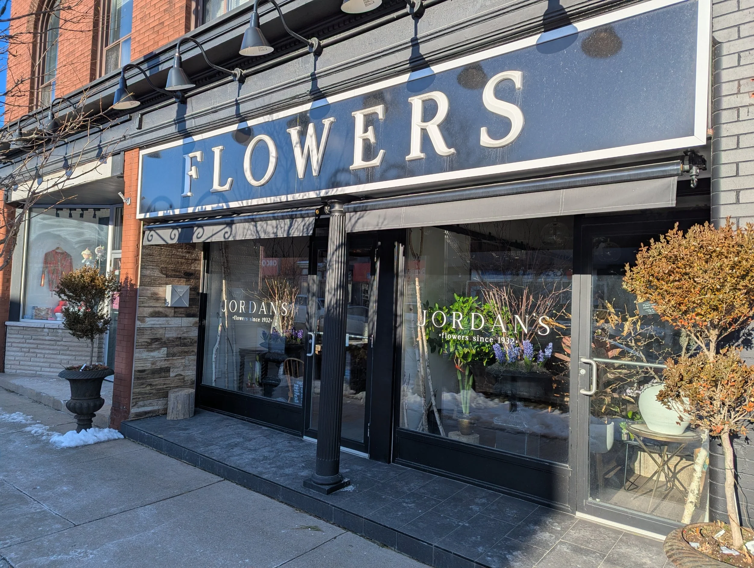 jordans-flowers-grimsby-ontario-front.jpg