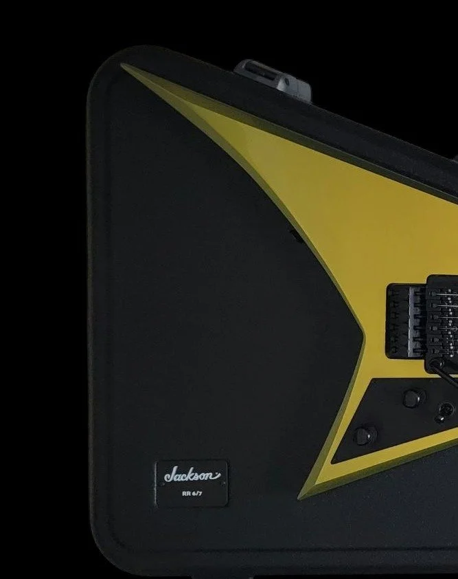 This Jackson Custom Shop RR in Acapulco Gold is something else 🔥

#jacksoncustomshop #rr #madeinusa #metalguitar #guitarporn #wildguitarcollection #acapulcogold