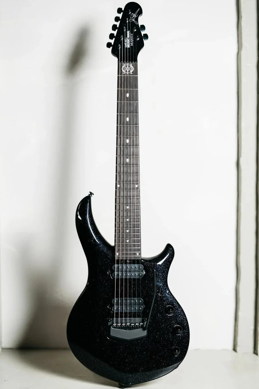 Ernie Ball Music Man Majesty 7 - Black Frosting