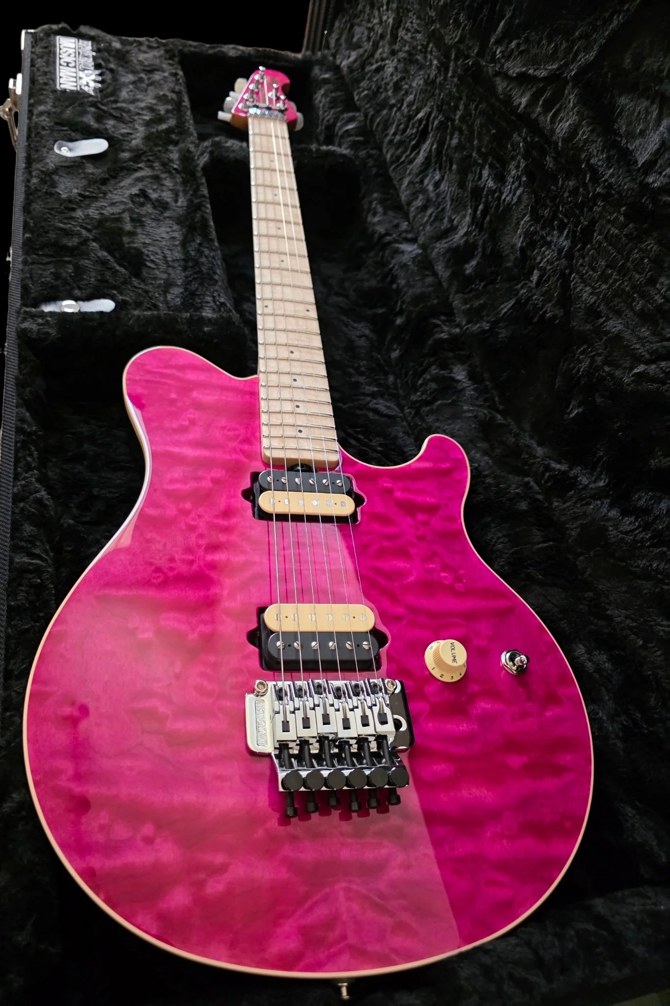 Ernie Ball Music Man Axis 30th Anniversary - Trans Pink Quilt