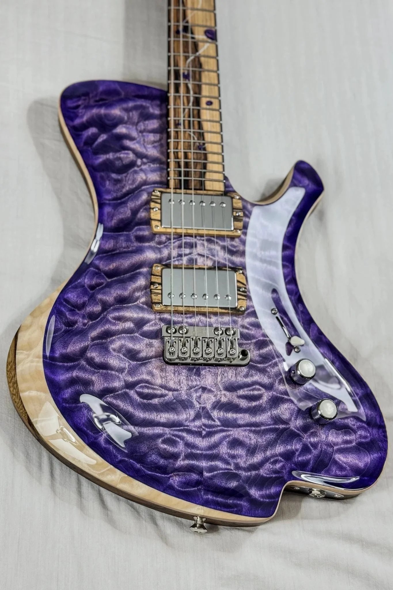O3 Guitars Xenon Carved NAMM - Natural Purple Burst