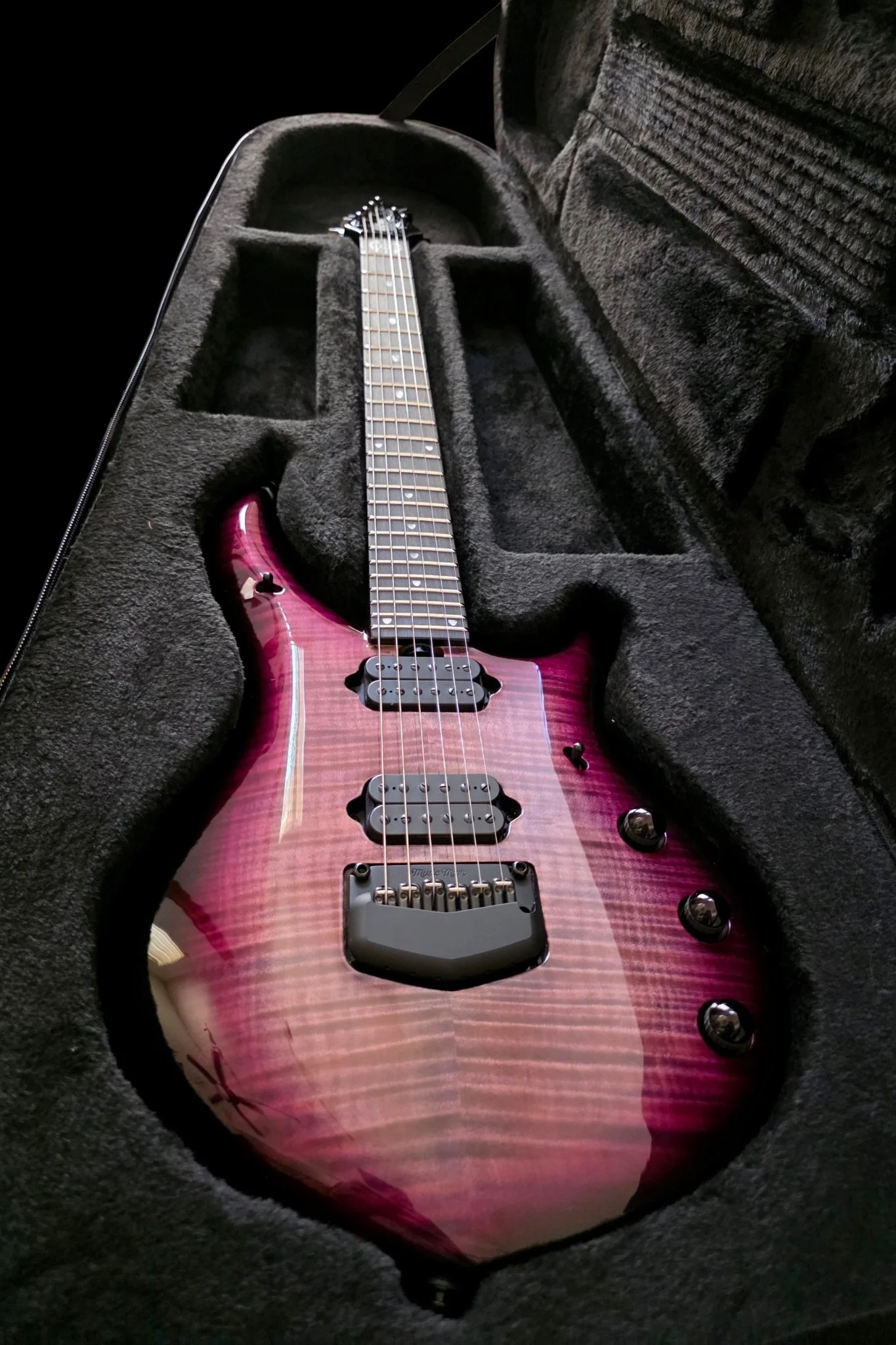 Ernie Balll Music Man Majesty Premium Select - Strawberry Moon