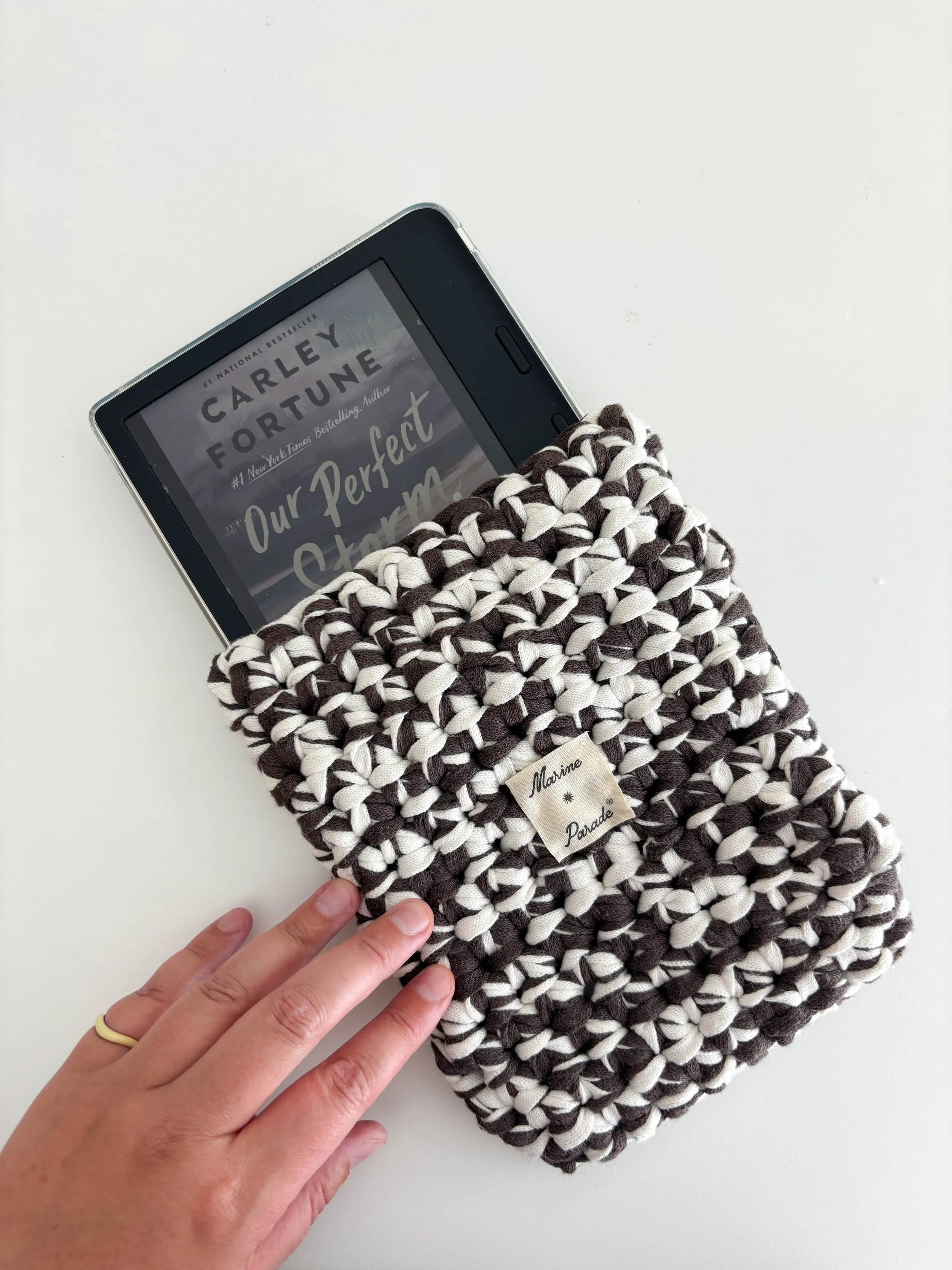 Handmade Crochet e-Reader Sleeve | Brown + White