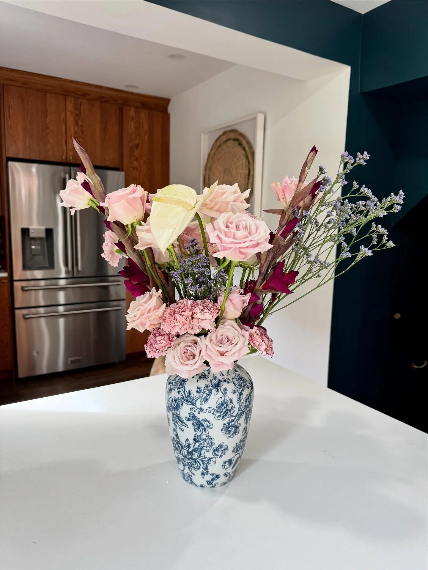 Meet Michelle.
Beautiful, bold, spicy and blooming 💃🏾 🌶️ 
Mami to be, creando vida de la mano con Papi LoLo