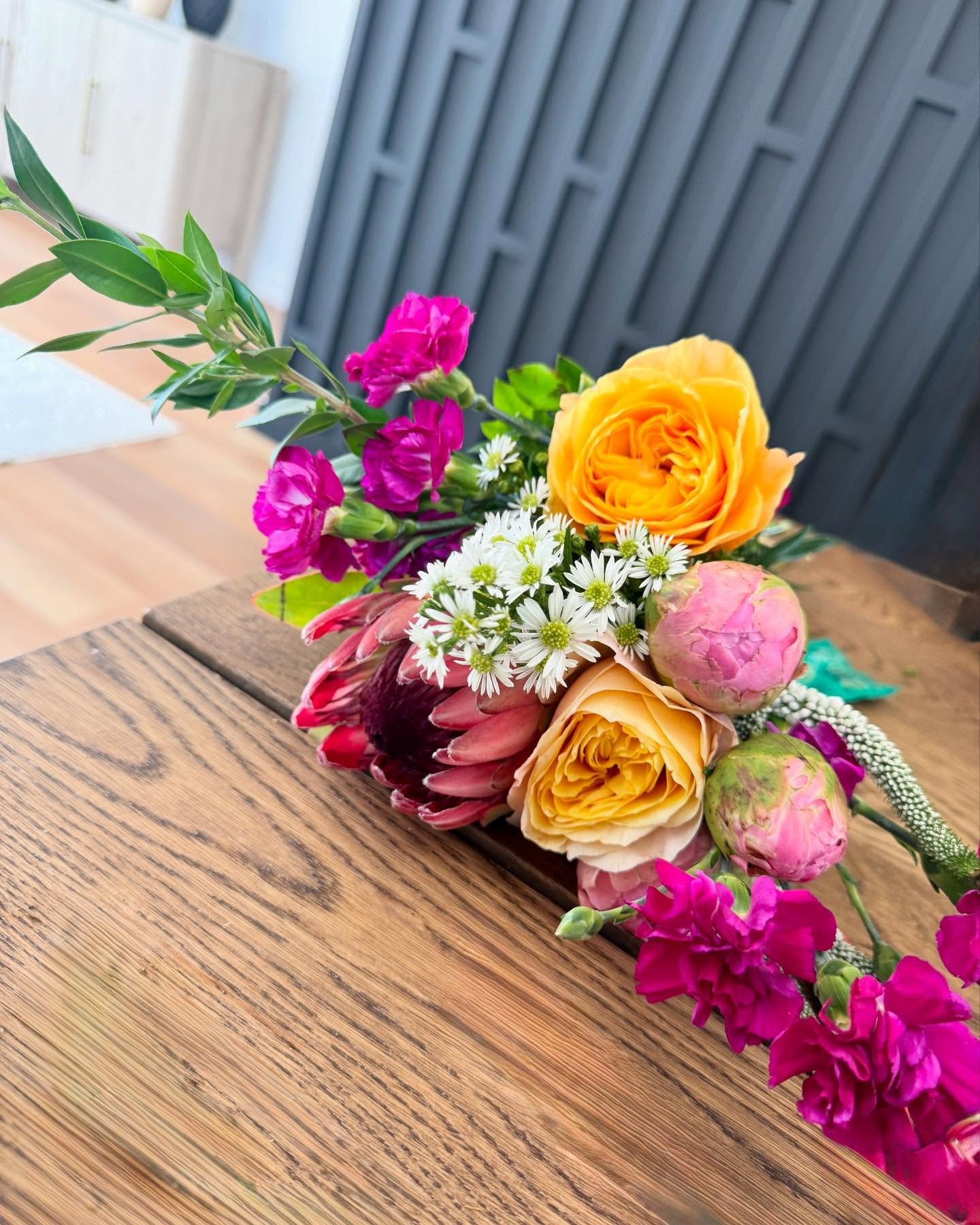 Bold. Bright. Joyful. Meet Ana.

A vibrant burst of color that brings the party wherever she goes. Made to turn heads and spark smiles. 🌼

#MarburyAndVine #BouquetOfTheDay #ColorCrush #FloralJoy