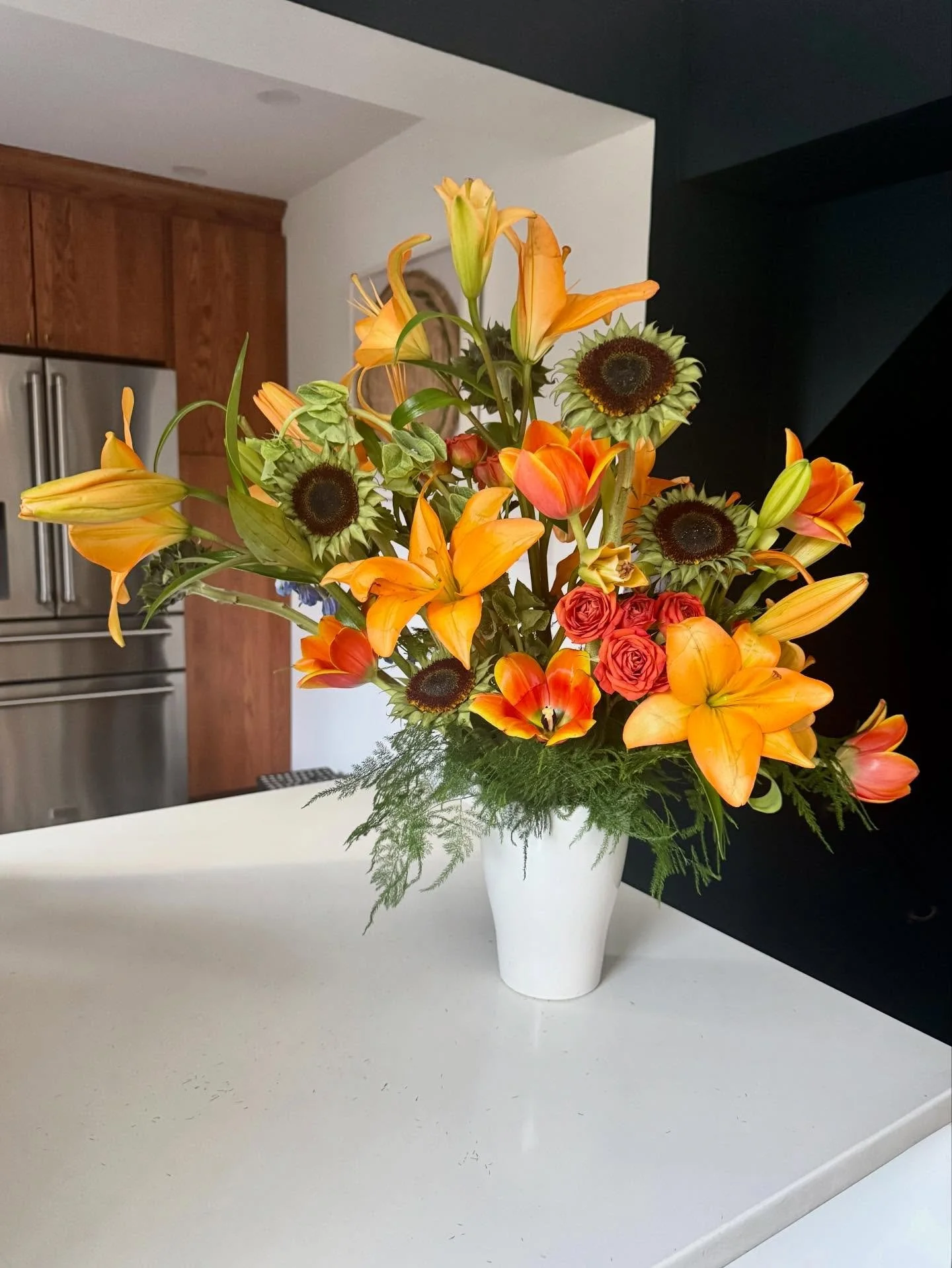 Yesterday&rsquo;s blooms, given a second moment to shine 🌿✨

#sustainableblooms #dcflowers #studiobloom #sunflower #lillys