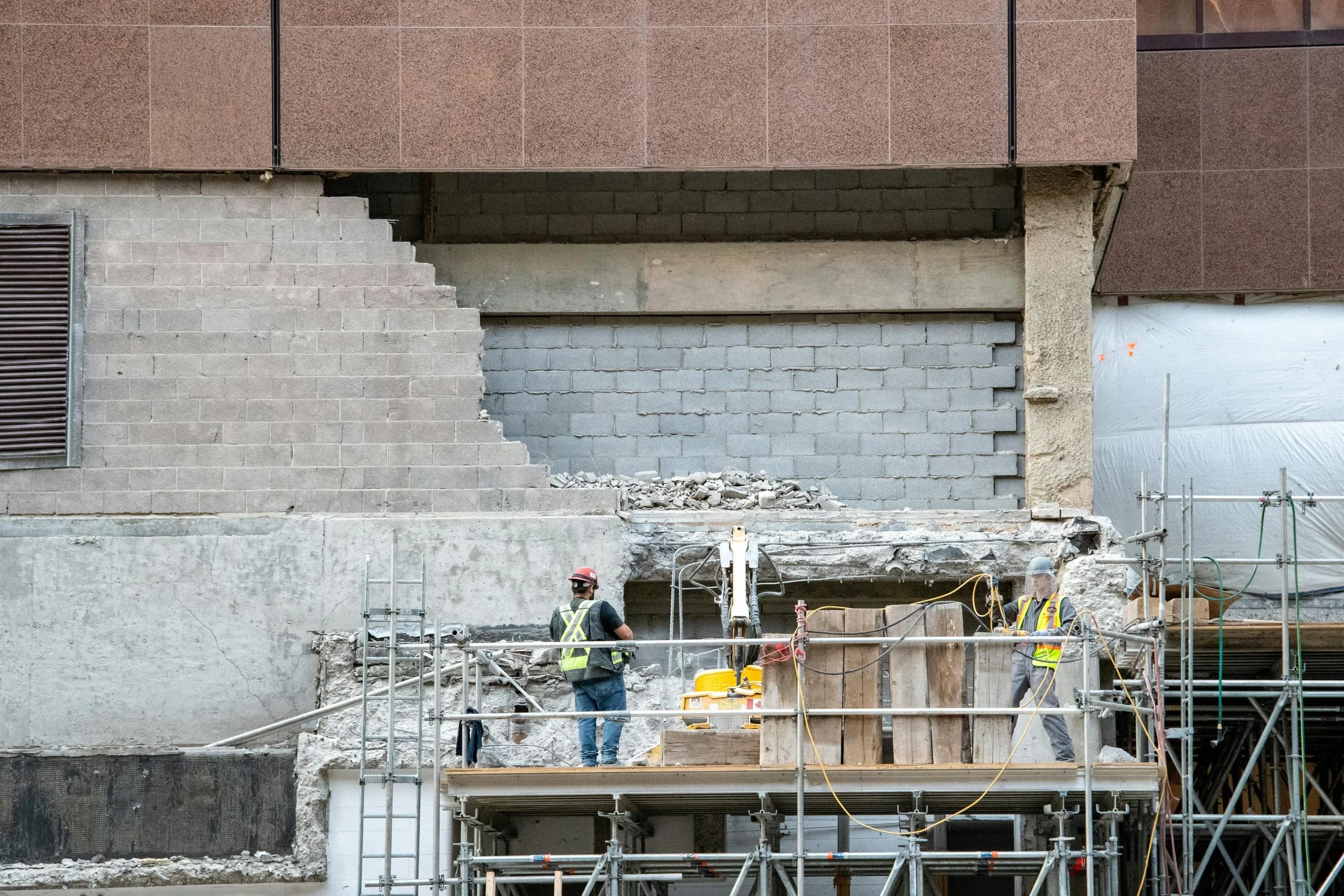 El costo oculto de lo 'barato': Por qué la ingeniería profesional es tu mejor inversión