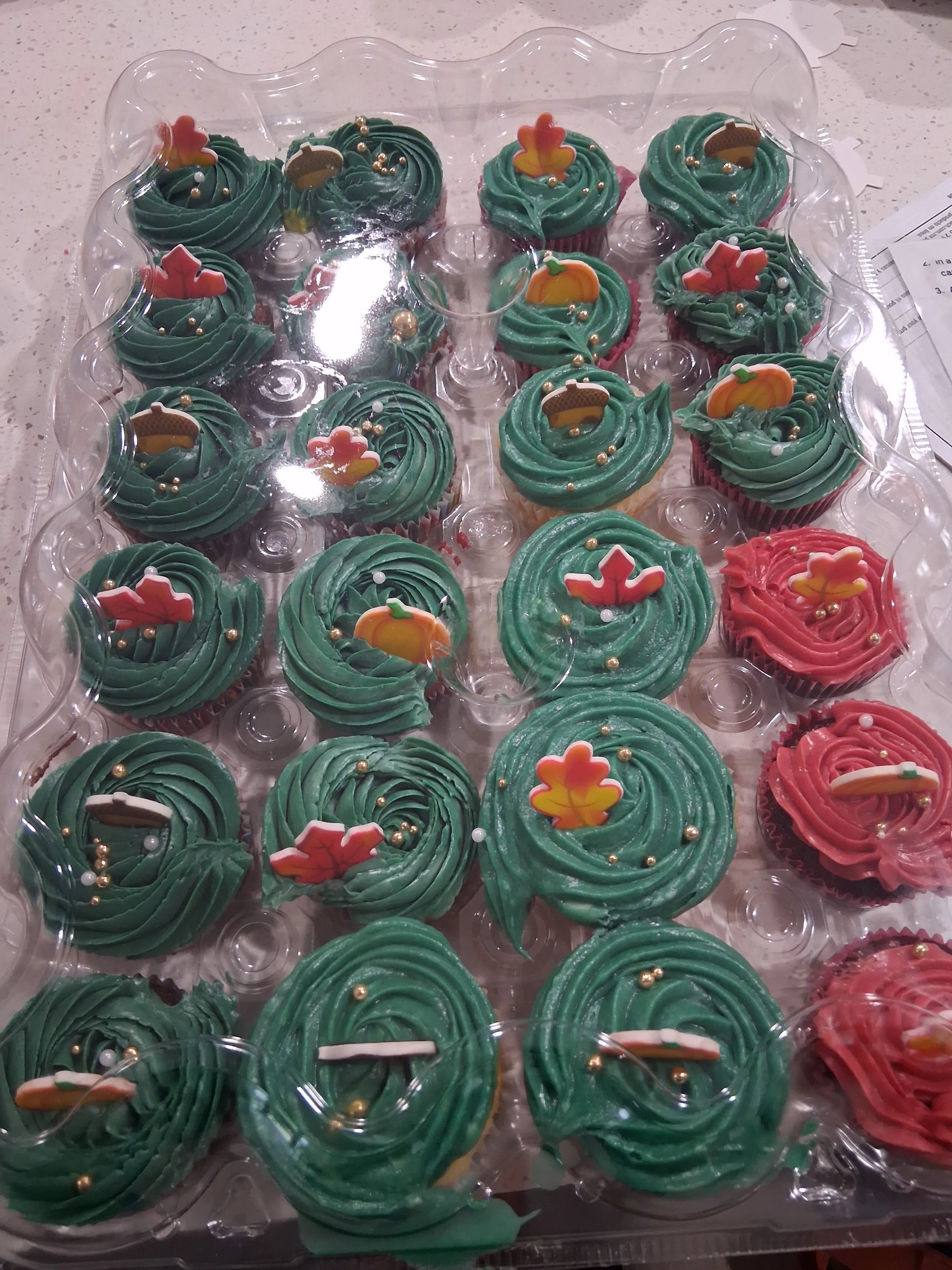 Thanksgiving cupcake large green.jpg