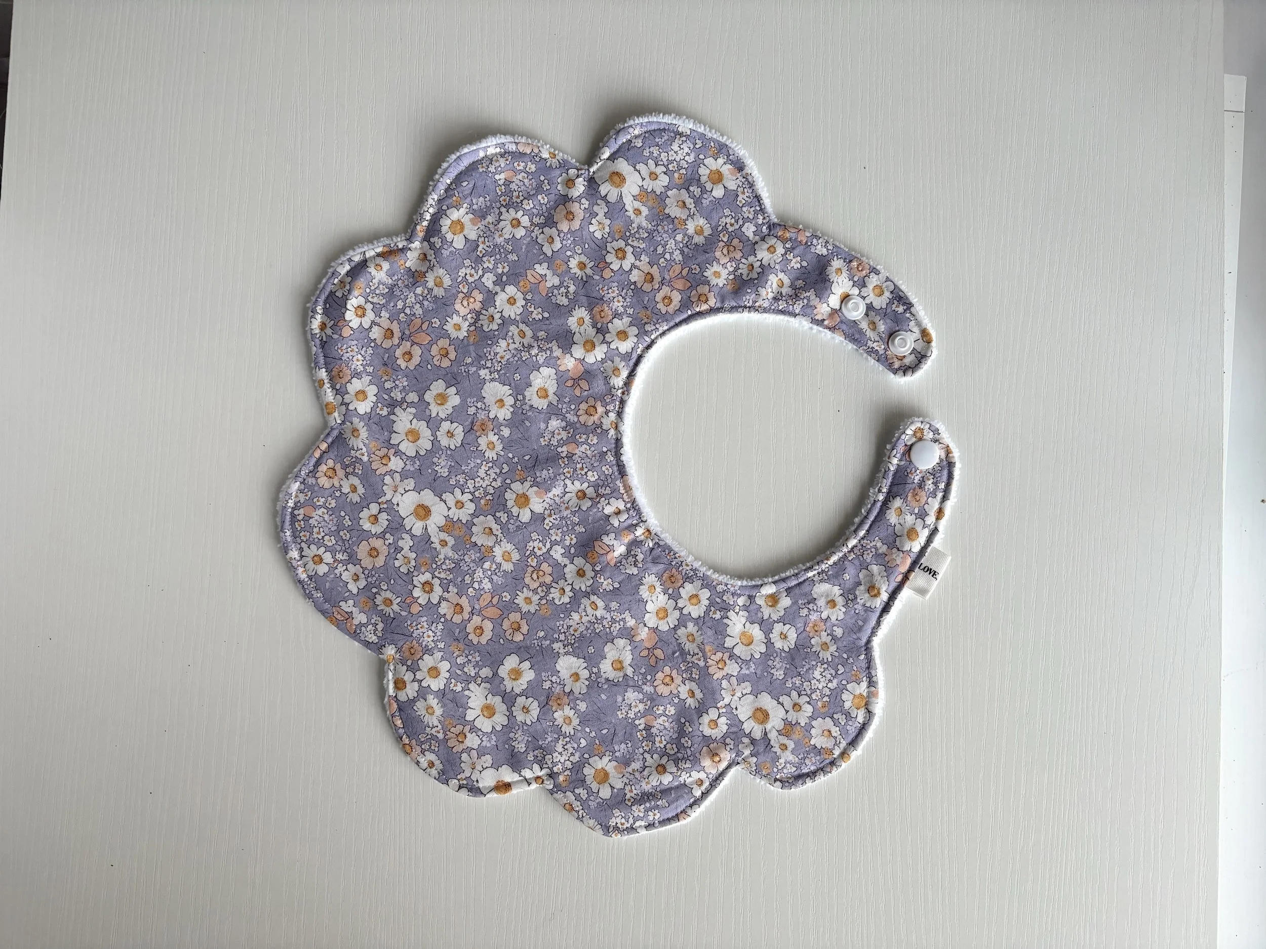 Darling Daisy Bib