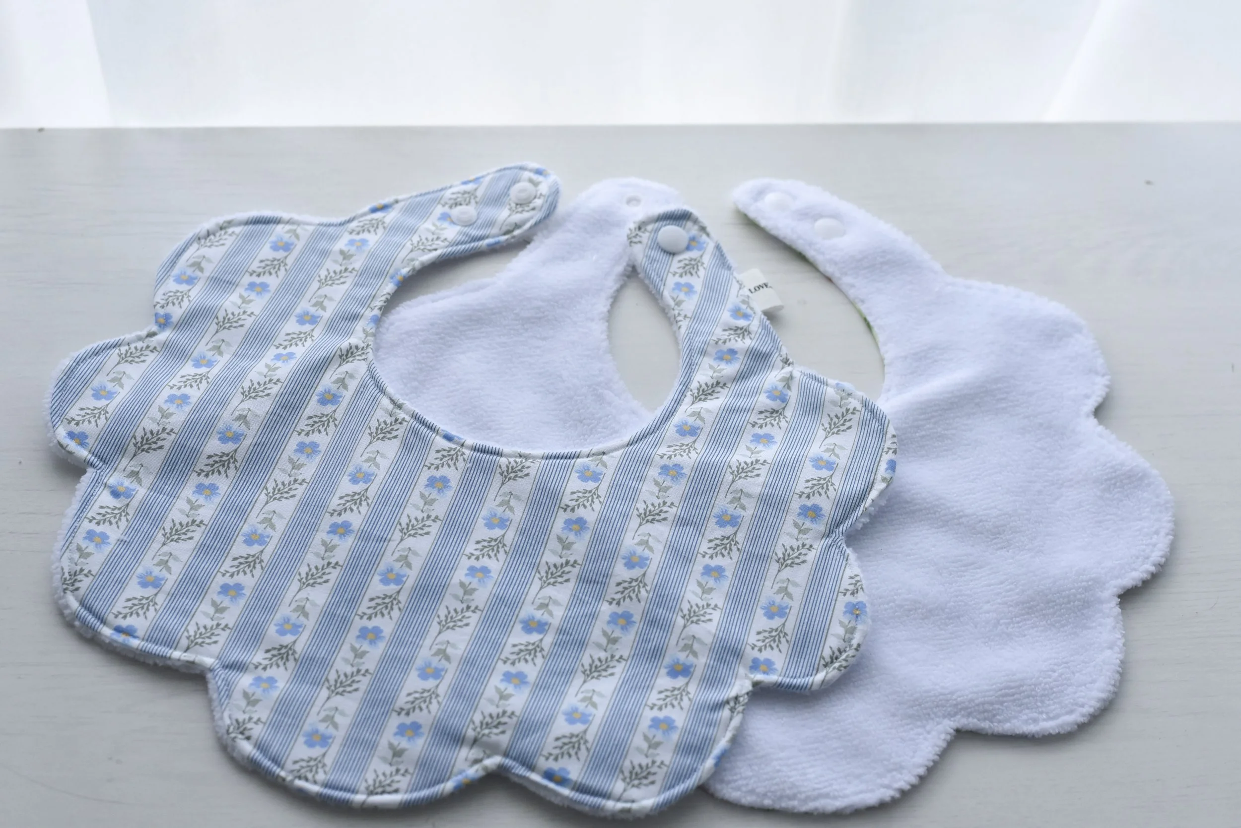 Vintage Forget Me Knot Bib