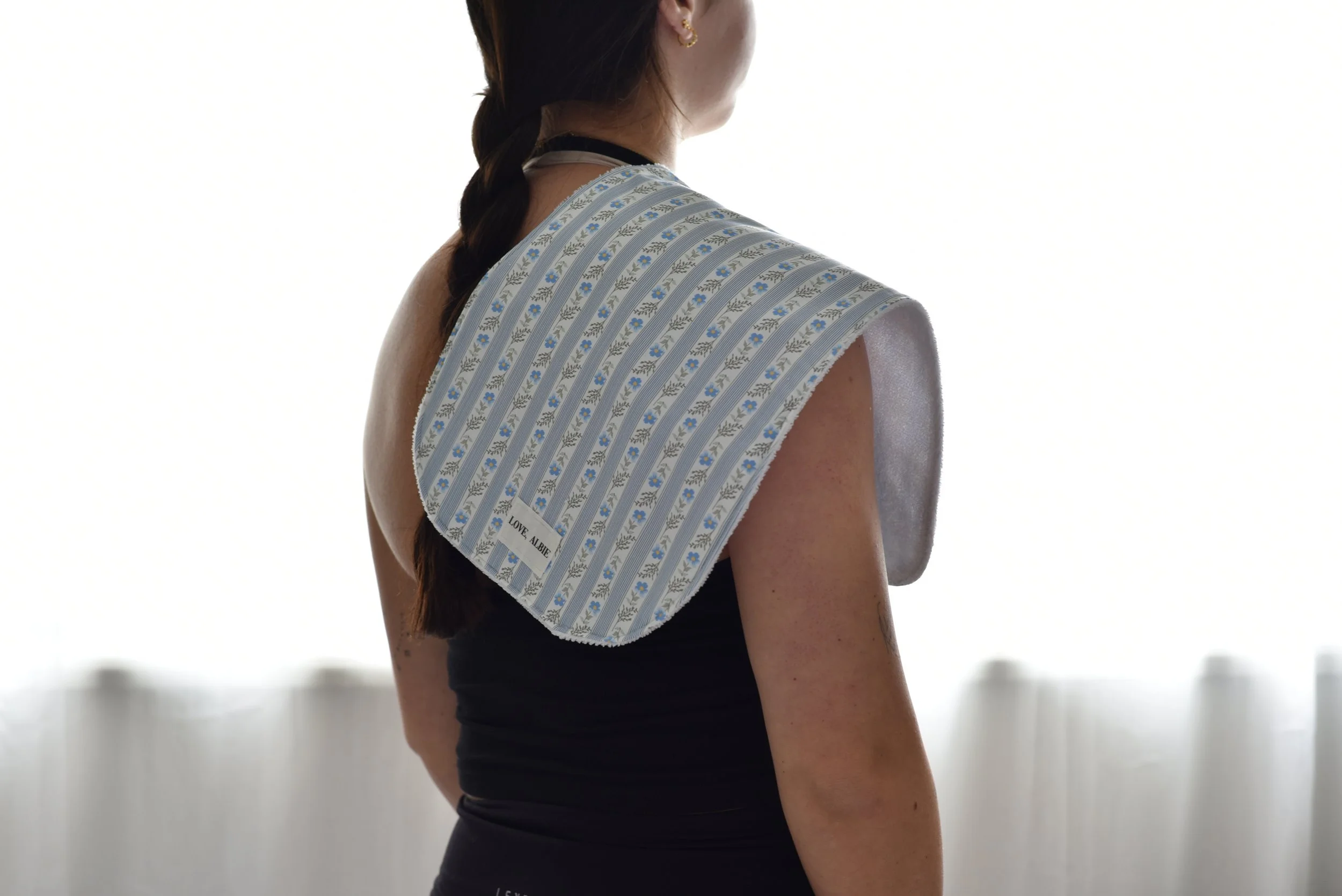 Vintage Forget Me Knot Burp Cloth