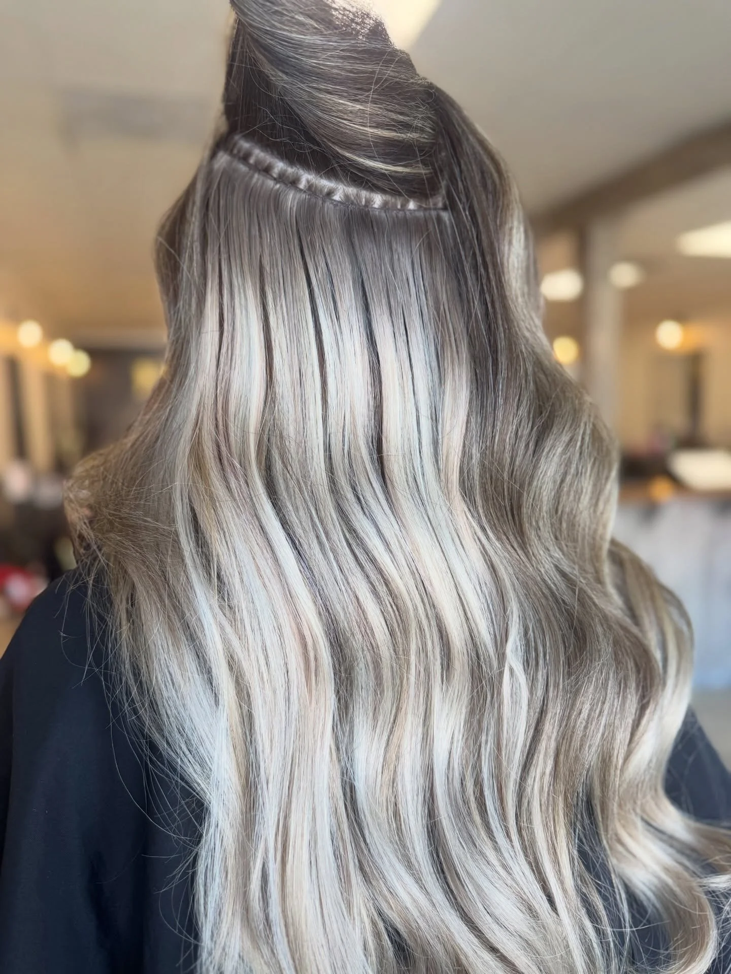 Obsessed with this color 🤍🤎
CMB Hair: Cashmere Latte 22&rdquo;
.
.
.
#haircolorgoals #extensions #macon #explorepage✨ #blonde