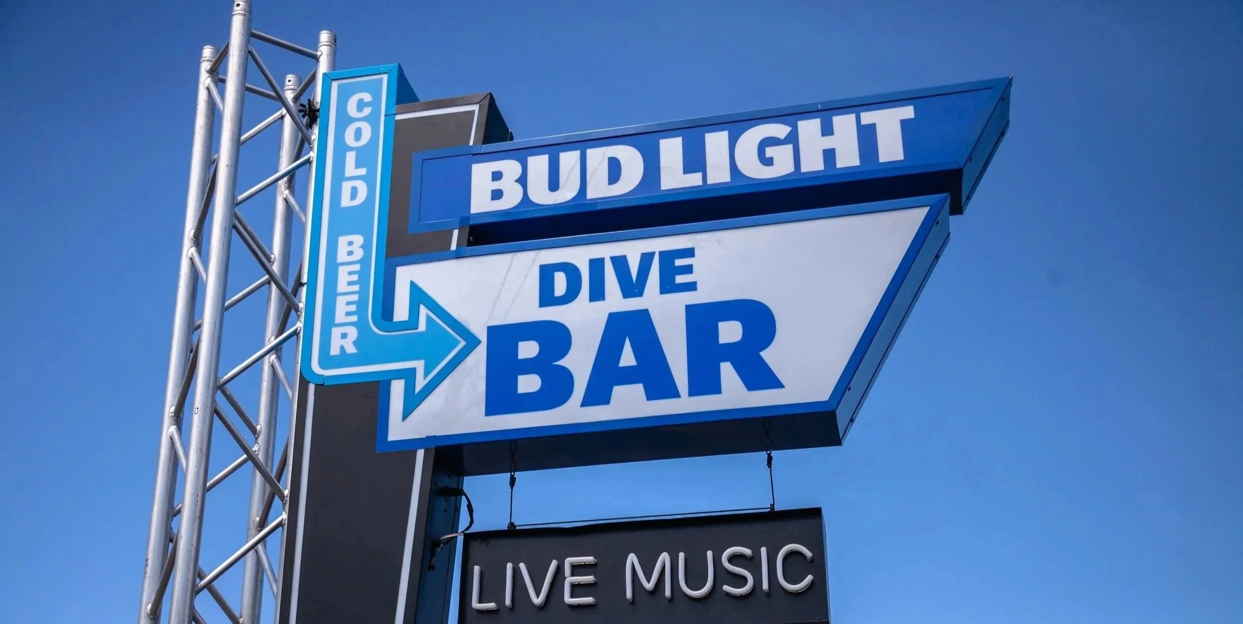 bud light dive bar custom signage large scale custom signs beer sxsw sponsorship live music expience