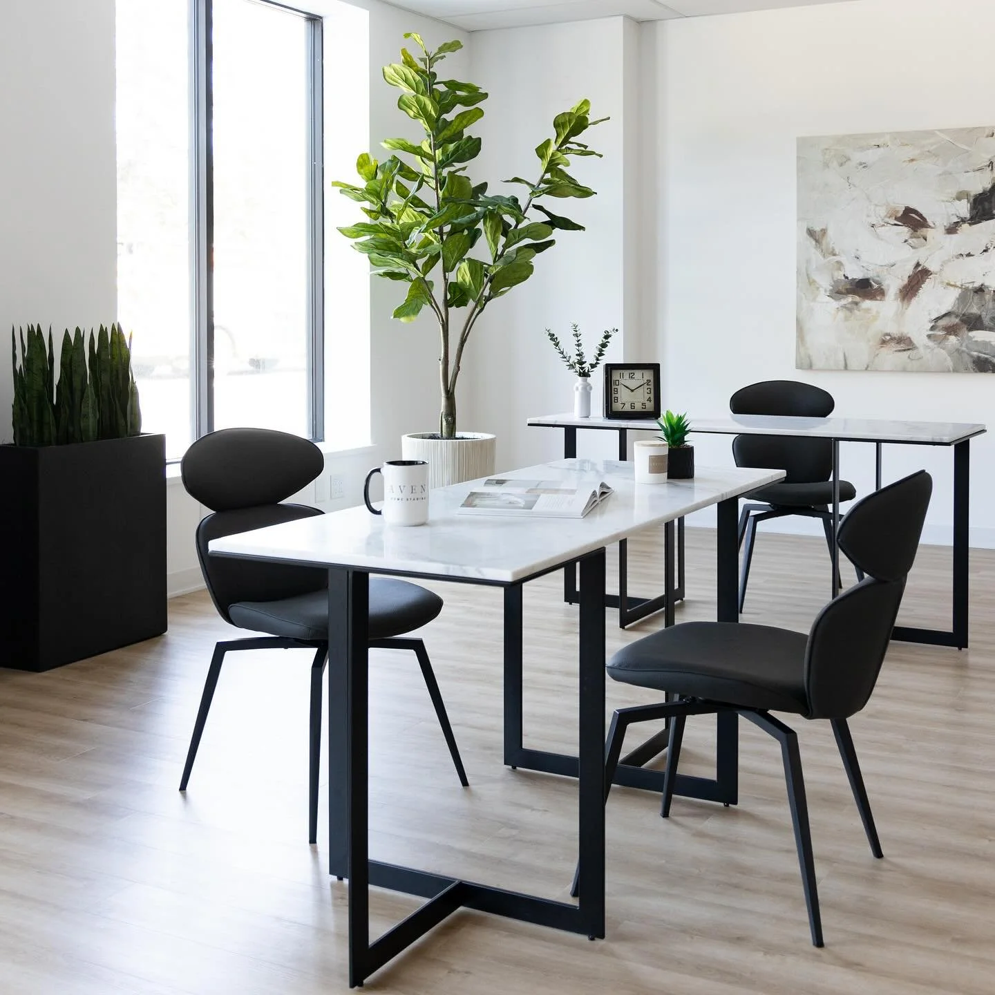 Designers &mdash; we see you.

Working from home can feel isolating.
Meeting clients in coffee shops can feel rushed and unprofessional.
And generic coworking spaces don&rsquo;t always inspire creative work.

Avenue One is exploring a curated downtow