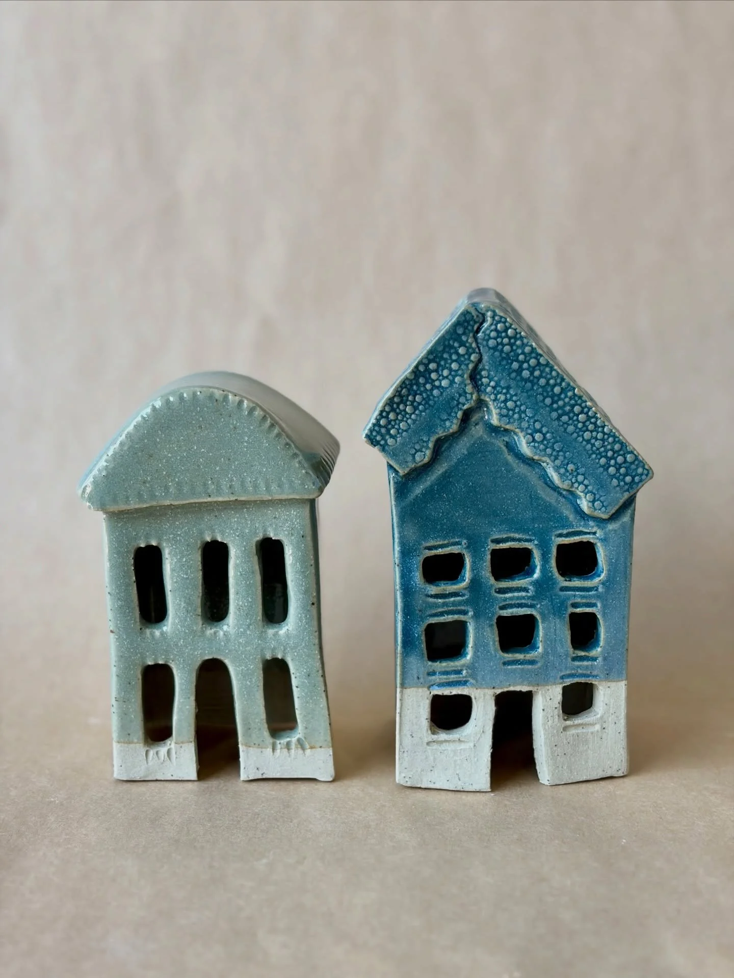 ✨ This week at the studio ✨

1. Maker&rsquo;s work fresh out of the kiln. In love with these little houses 🏠 
2. Celebrating Margot&rsquo;s birthday with a hand building party 🥳 
3. Flower demos for Mother&rsquo;s Day workshops - details landing so