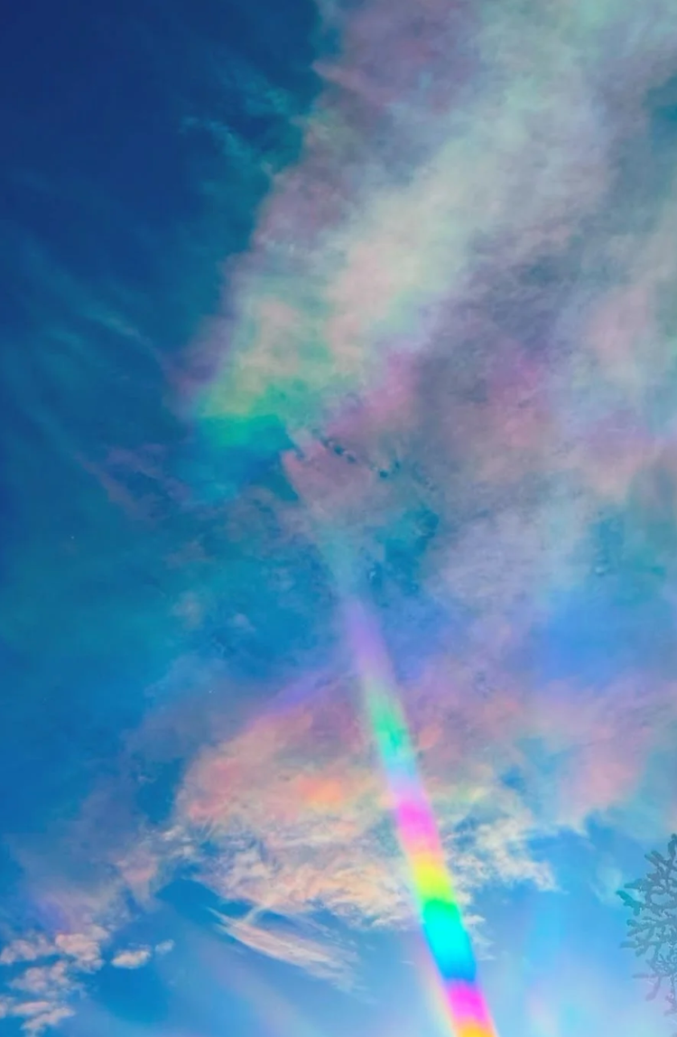 Rainbow light over Mount Shasta