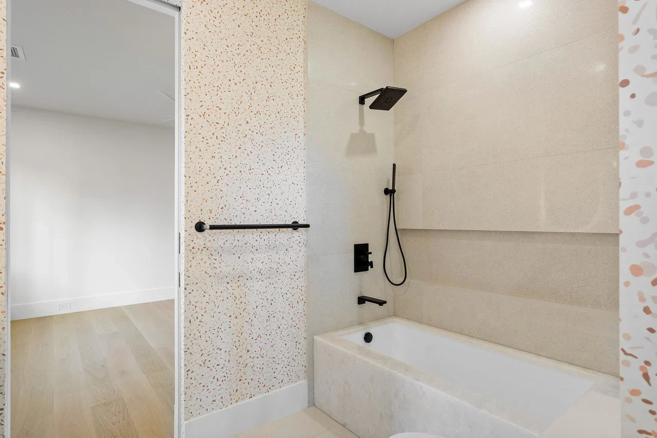 030-6783NewportLakeCircle-BocaRaton-FL-33496-SMALL.webp