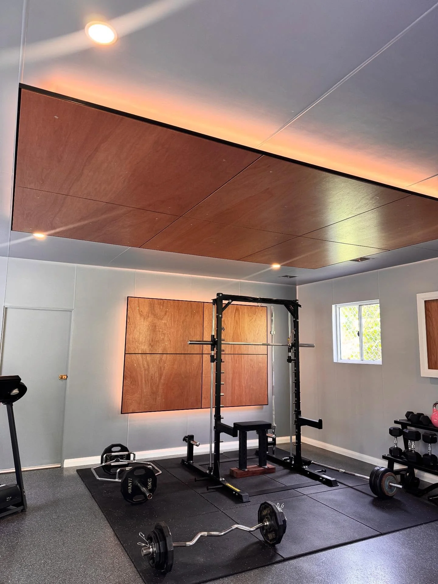We had a lot of fun with this home gym fit out. No gym membership required for this customer. 🙏🏼💪🏻

#gym
#fitness
#home