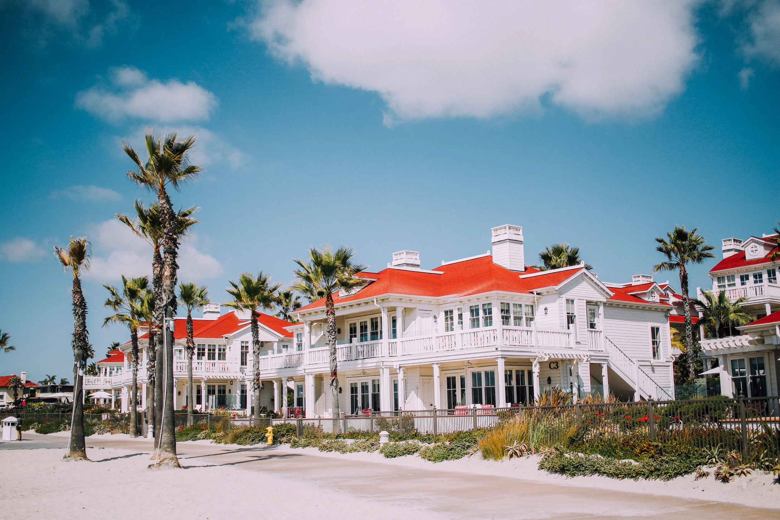 How to Earn &amp; Use Hilton Honors Points for Hotel Stays - A Beginner’s Look