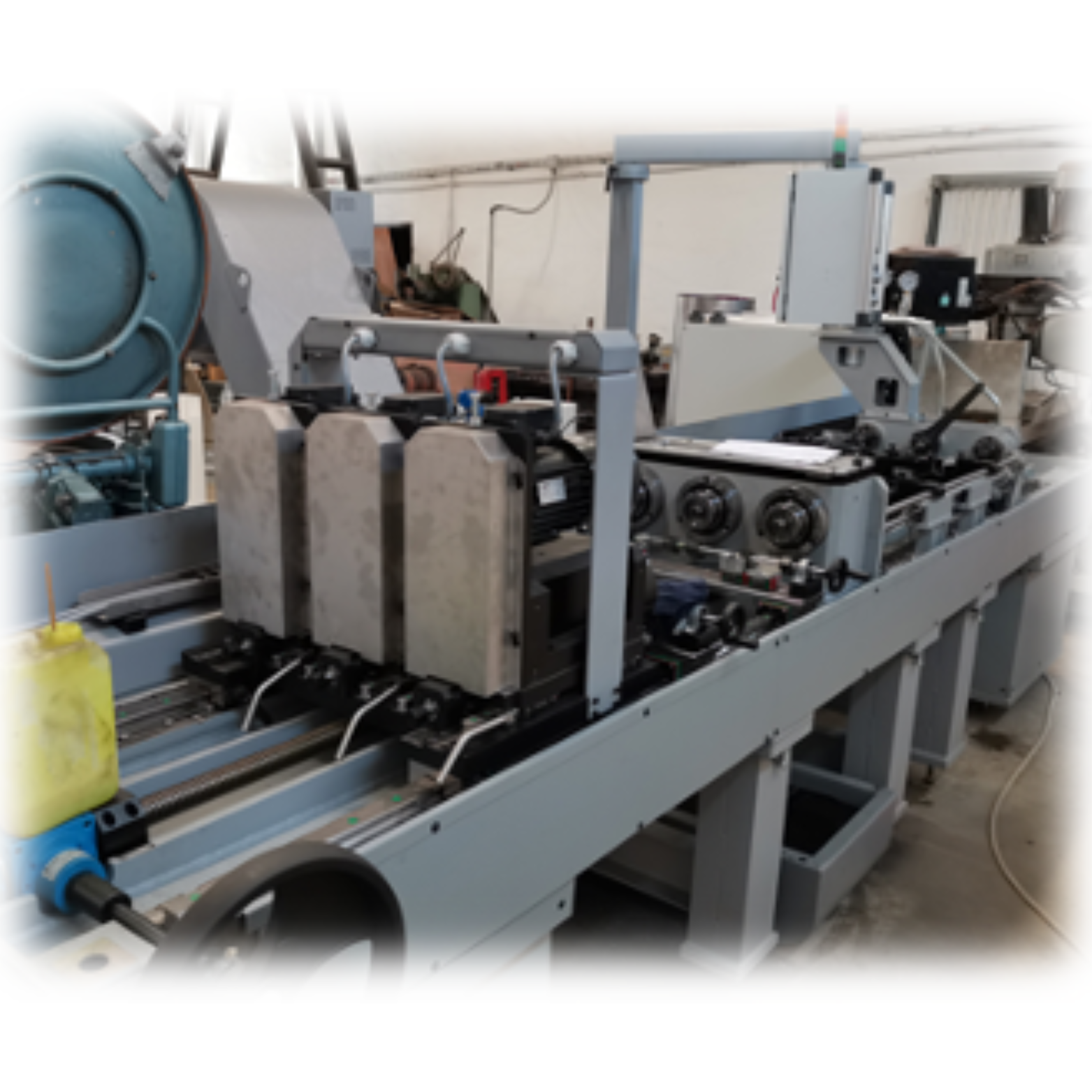 DRILLING MACHINE (3 SPINDLE)