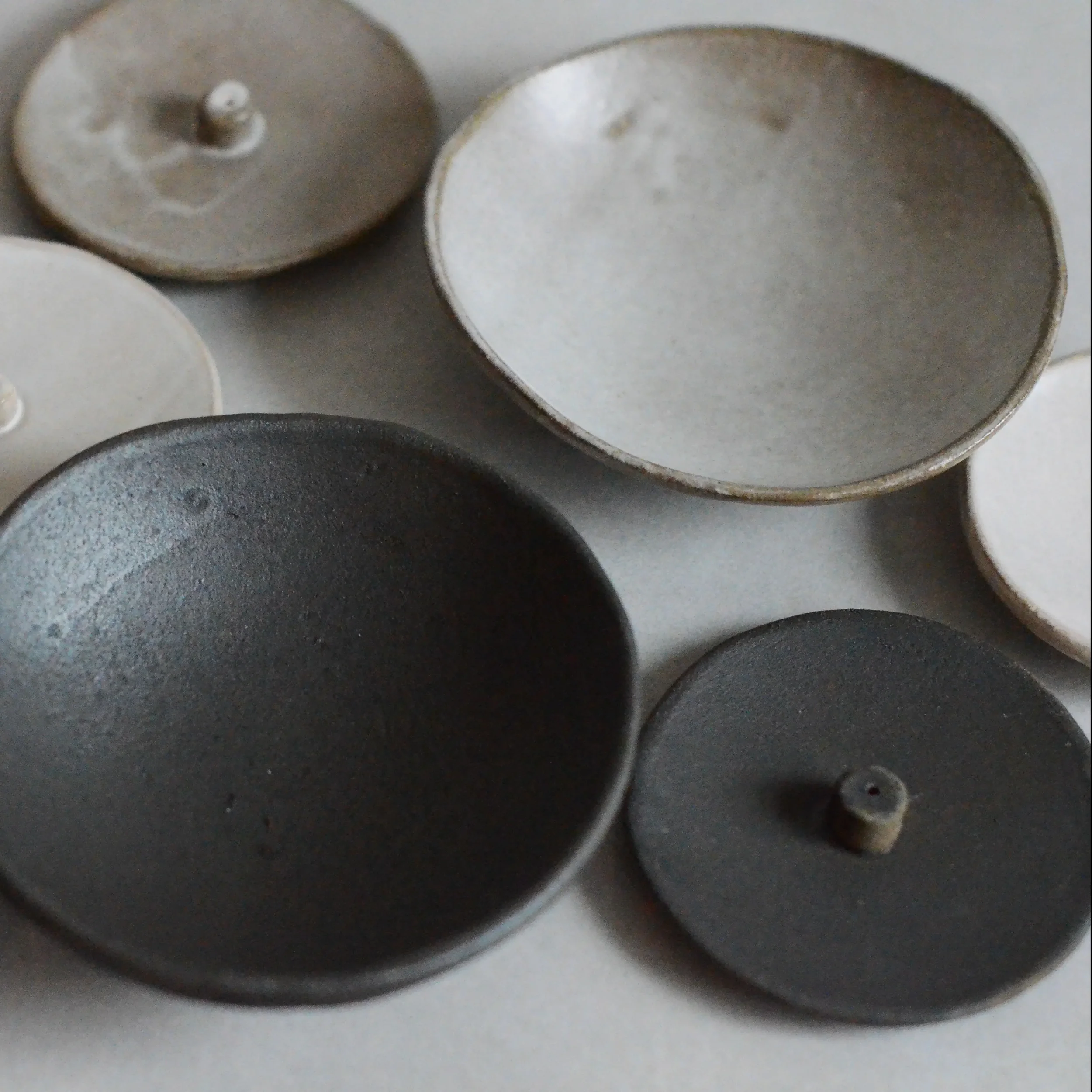 Light Grey Ceramic Incense Bowl3.webp
