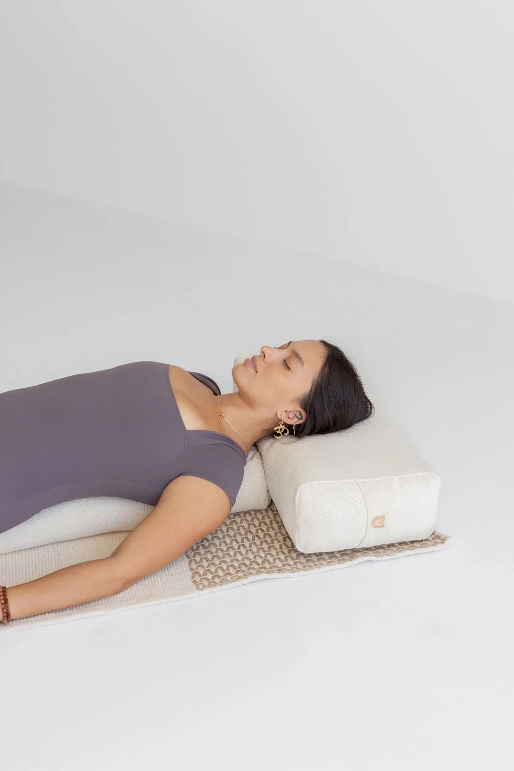 Yoga Bolster - Cream3.webp