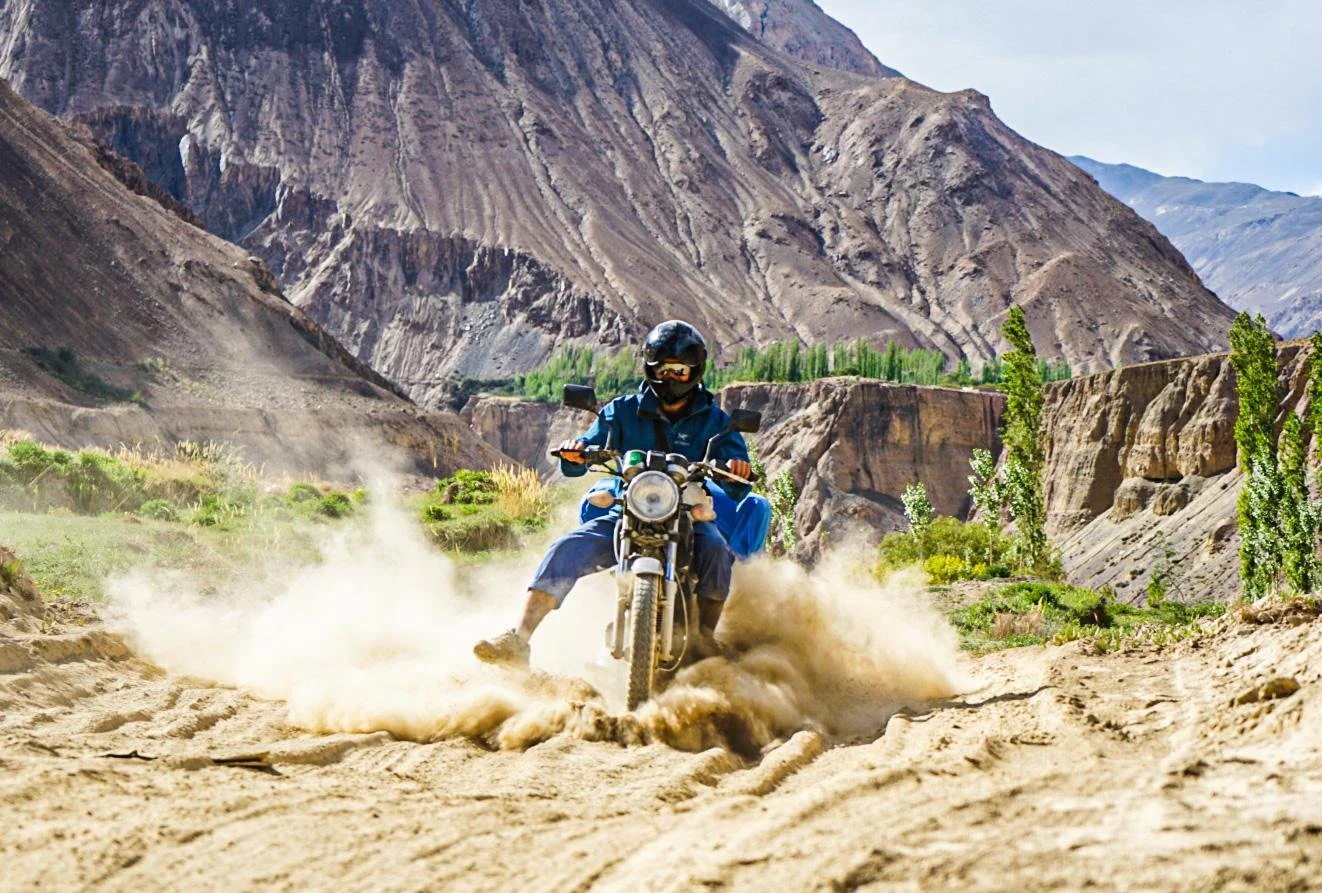 Off-road - off Karakoram Highway 