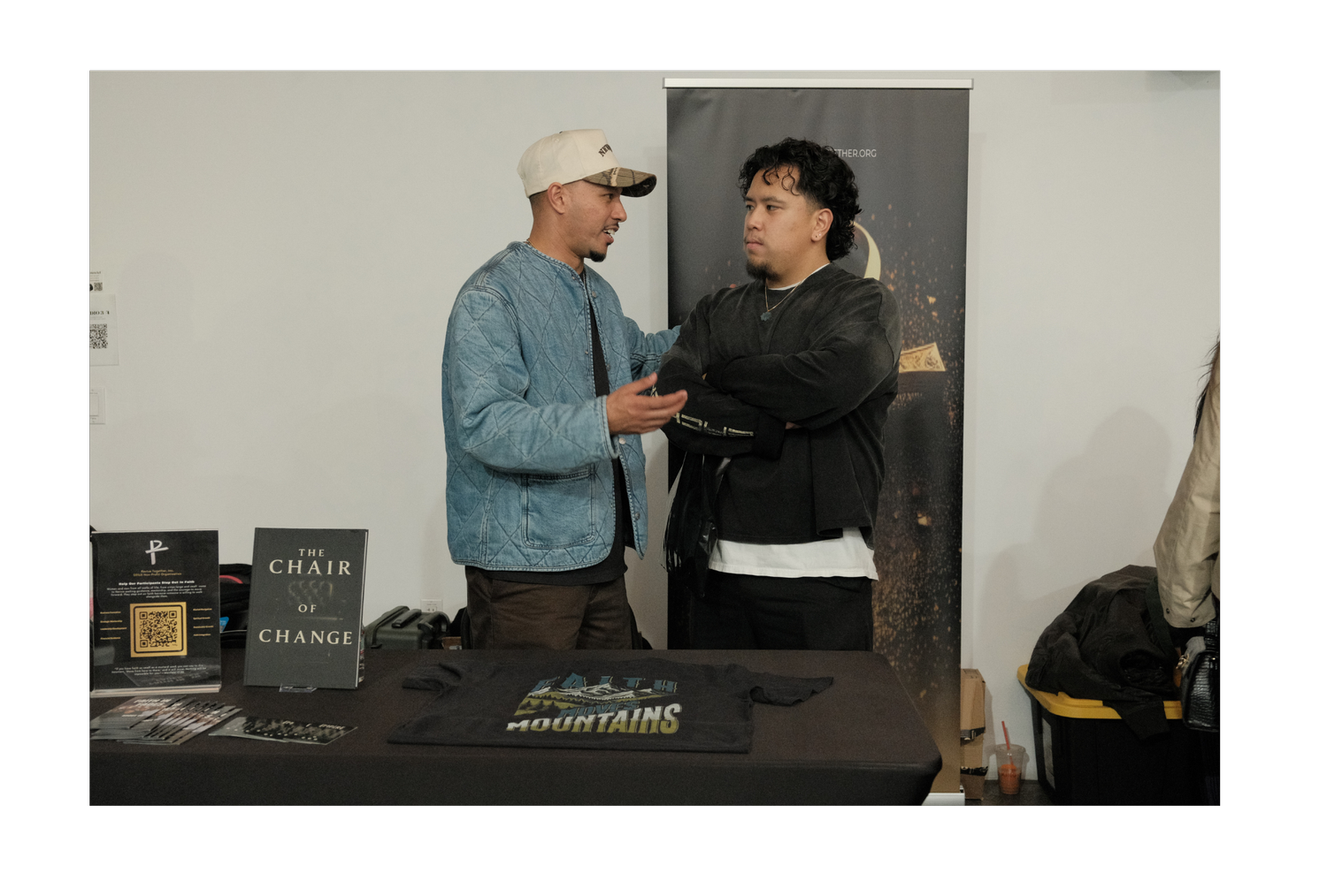 Aaron Smith mentoring a young man