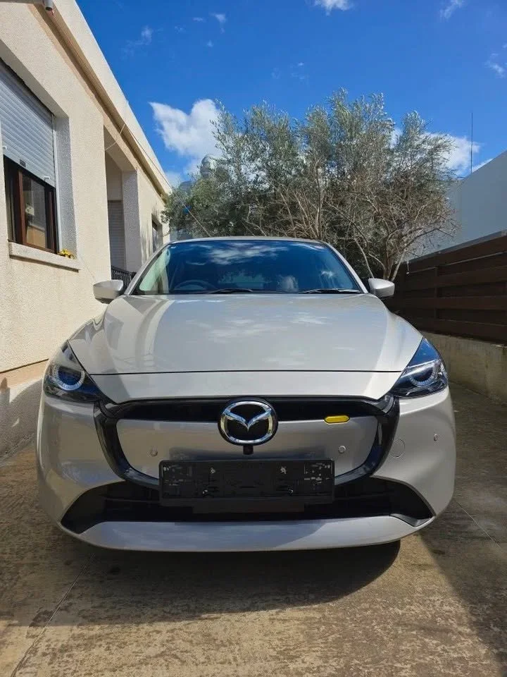 Mazda 2 2025