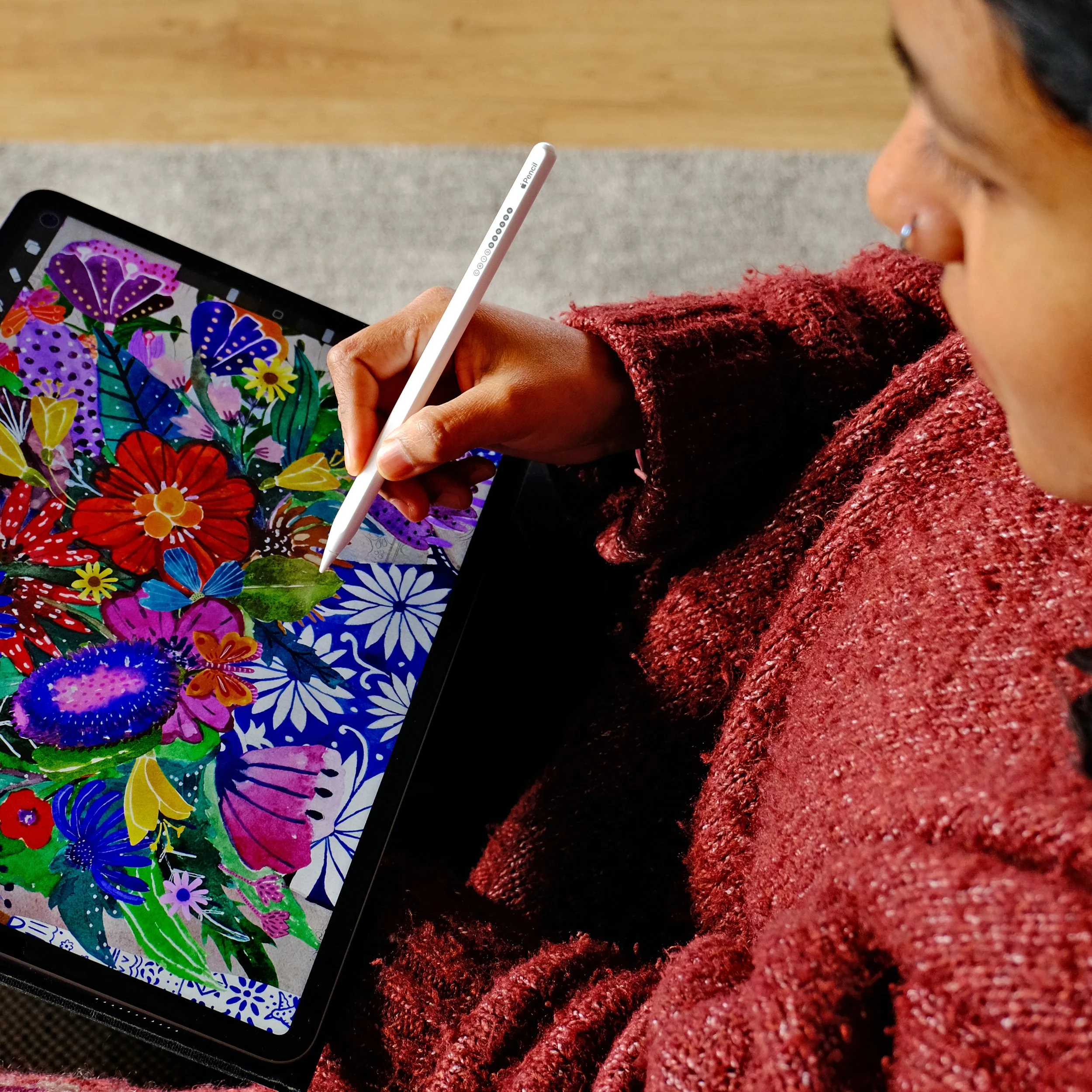 Cris Pliego drawing on her ipad