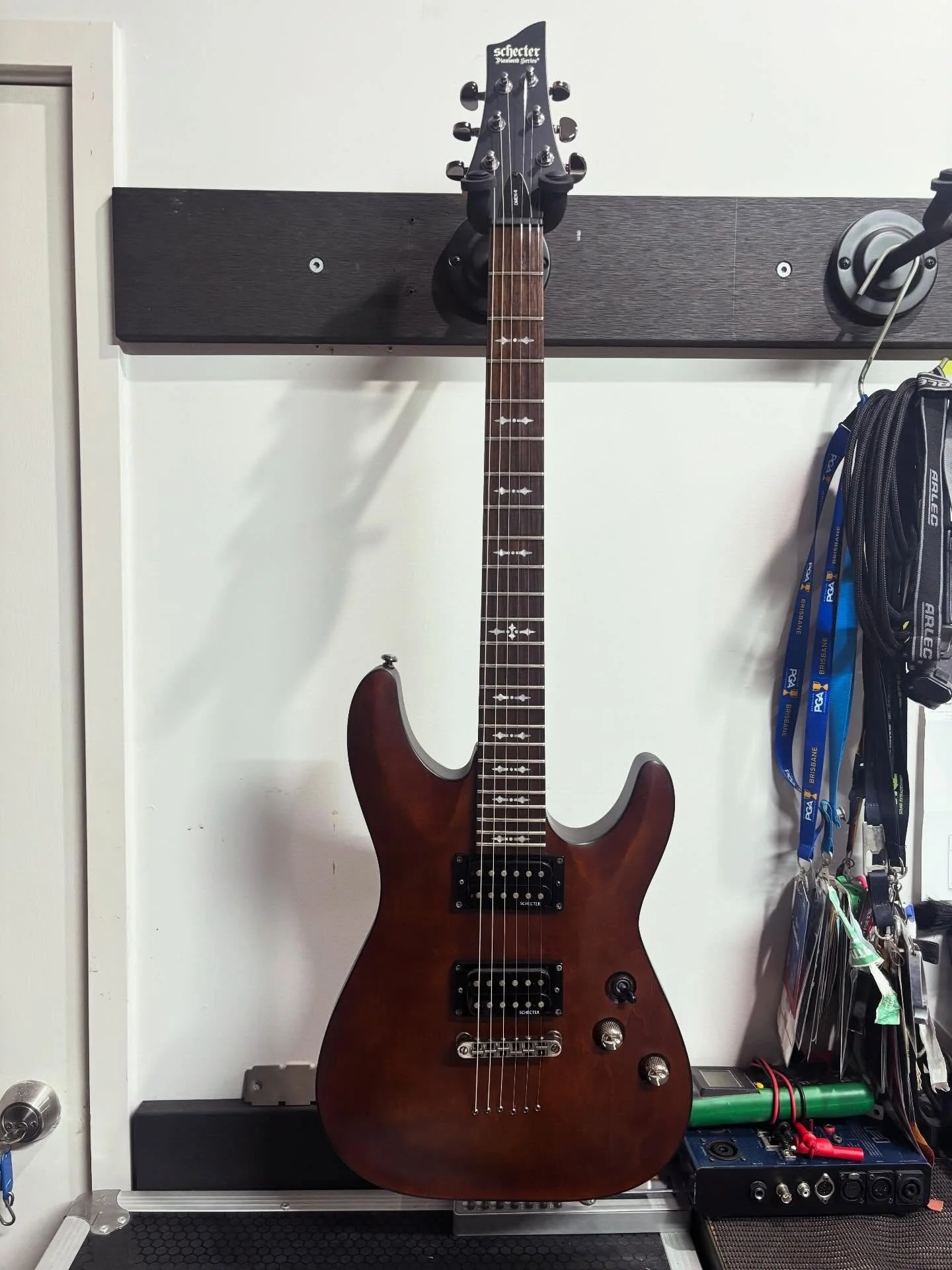 Setup for a good mate on a old @schecterguitarsofficial 🎸
www.theguitarlabhq.com.au