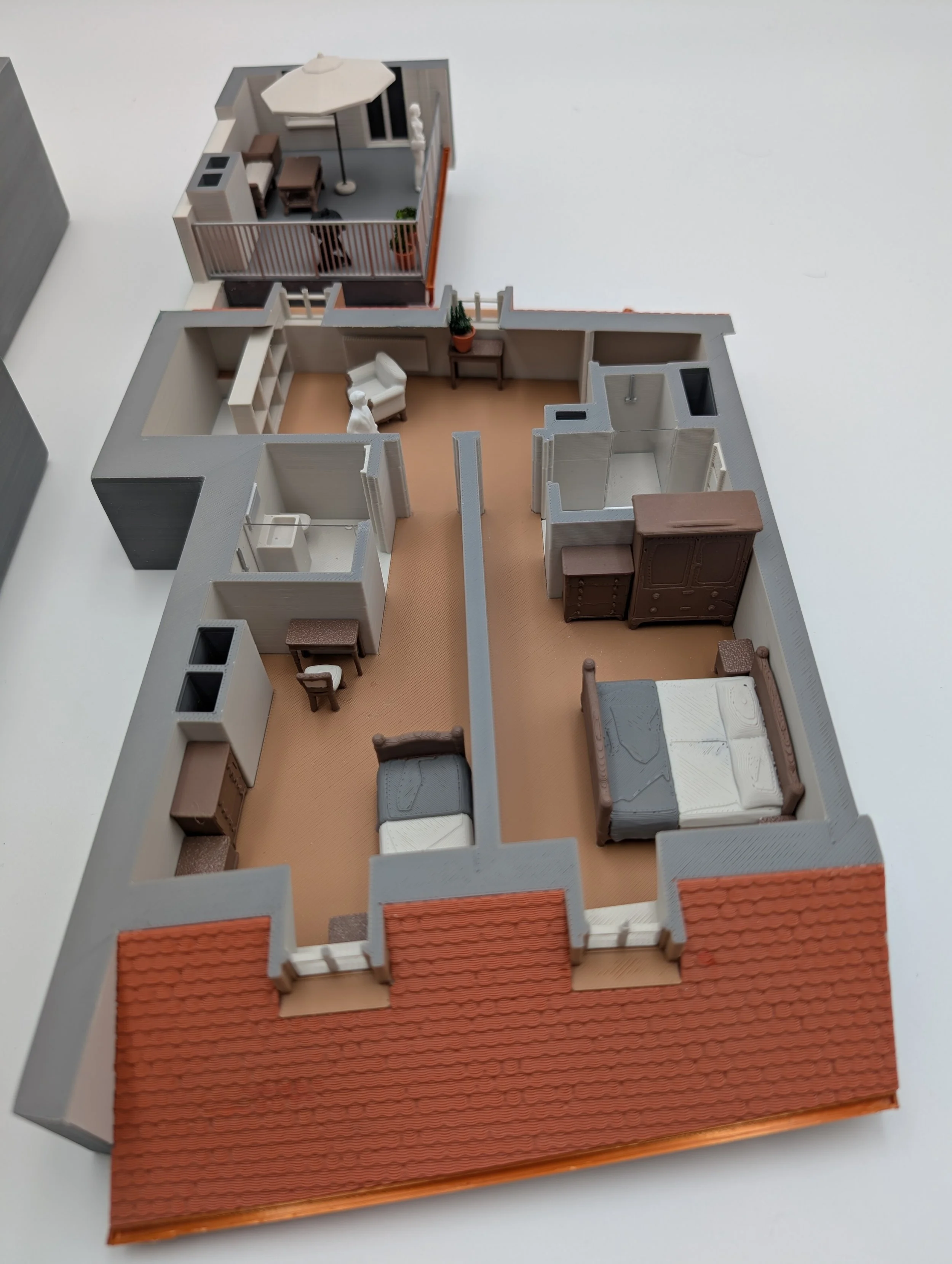 3D-gedrucktes Innenraummodell: Detailgetreue Möblierung im Schlafbereich einer Altbauwohnung.